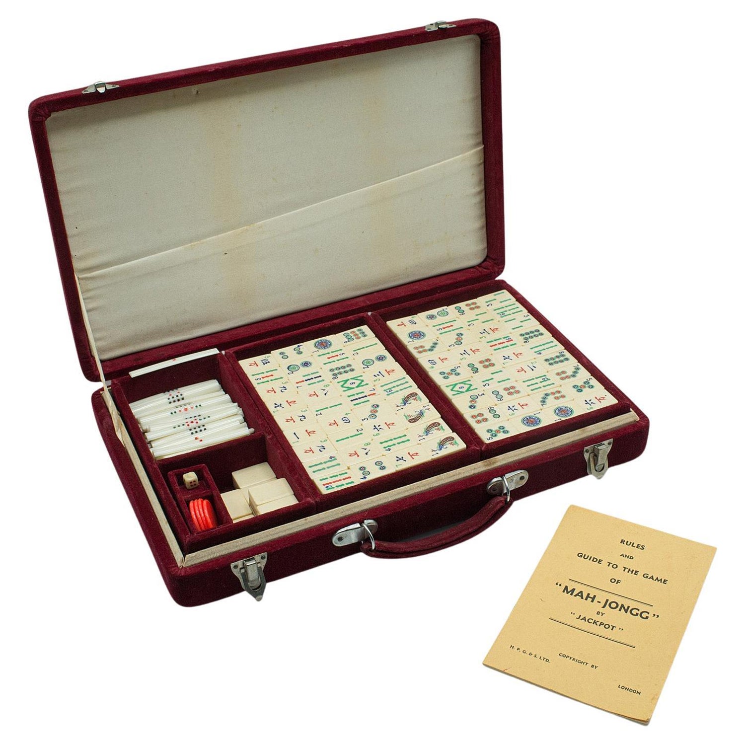 COLLECTABLE ORIGINAL ANTIQUE CHINESE CIRCA 1920 MAHJONG SET INCLUDiNG  COUNTERS at 1stDibs