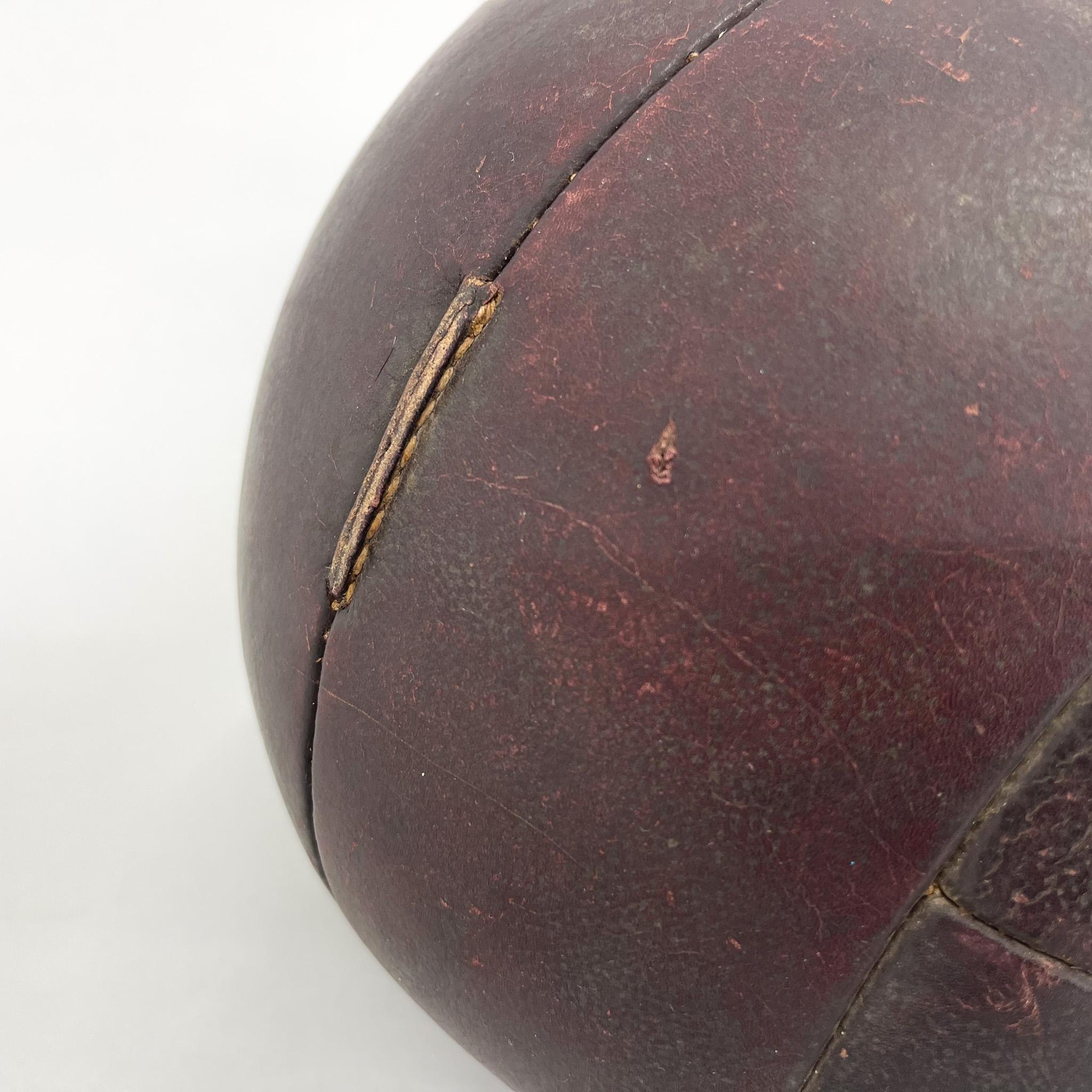 Vintage Mahogany Leather Medicine Ball, 1930's  In Good Condition For Sale In Praha, CZ