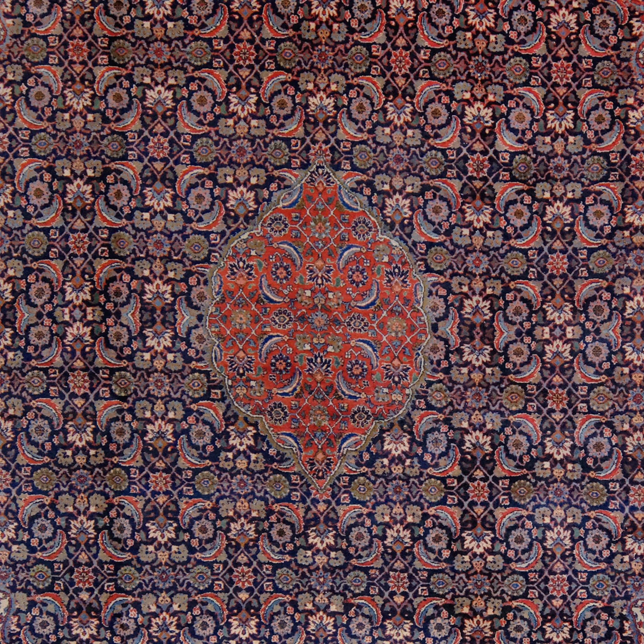 Persian Vintage Mahal Carpet - Early 20th Century Mahal Carpet For Sale