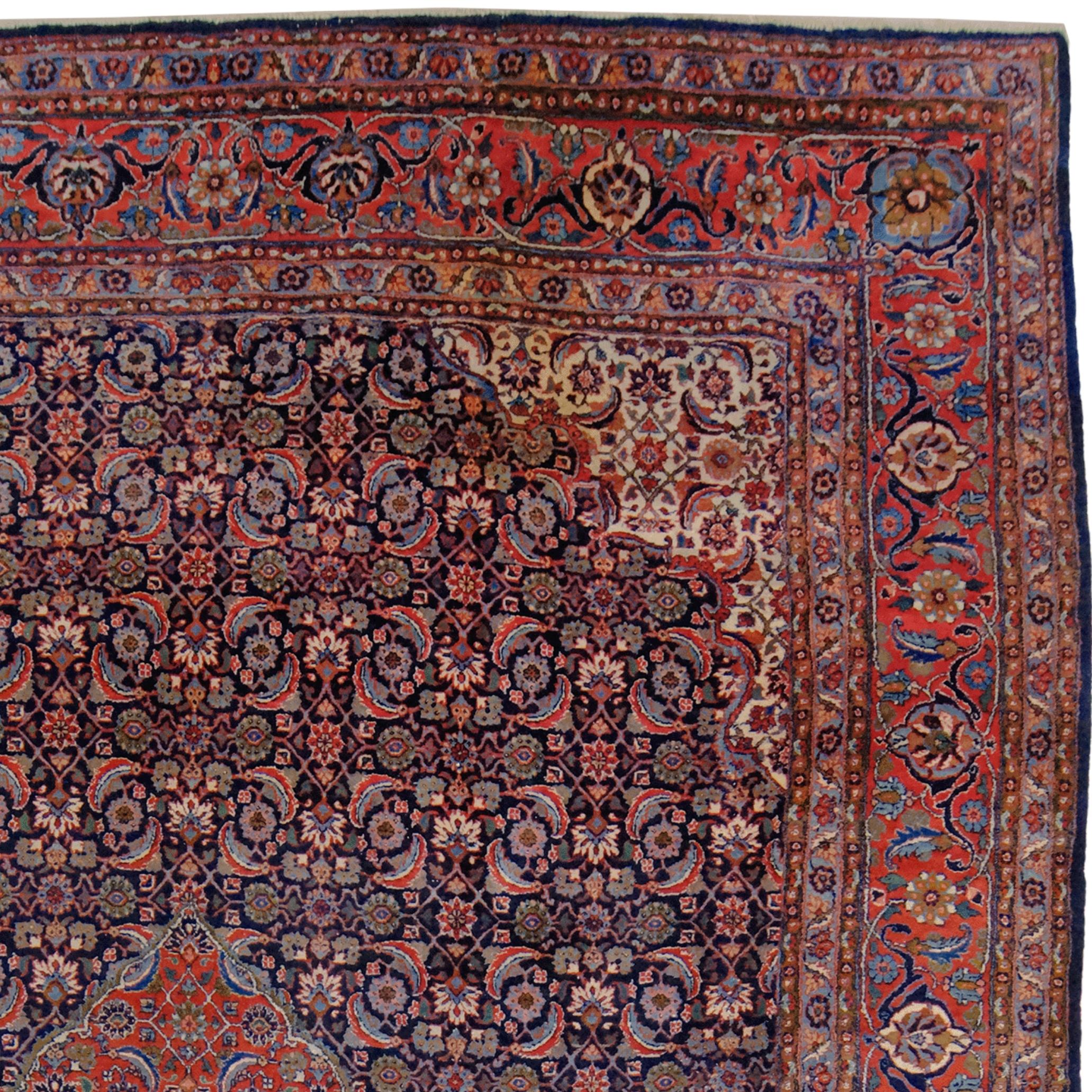 Hand-Woven Vintage Mahal Carpet - Early 20th Century Mahal Carpet For Sale