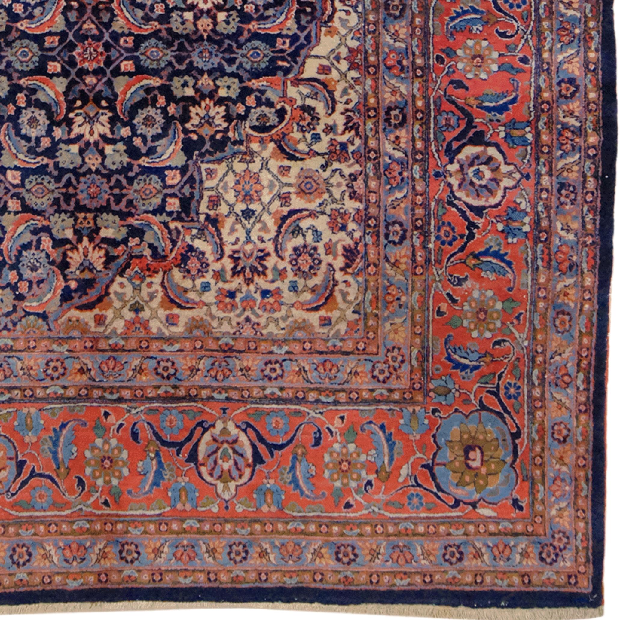 Vintage Mahal Carpet - Early 20th Century Mahal Carpet In Good Condition For Sale In Sultanahmet, 34