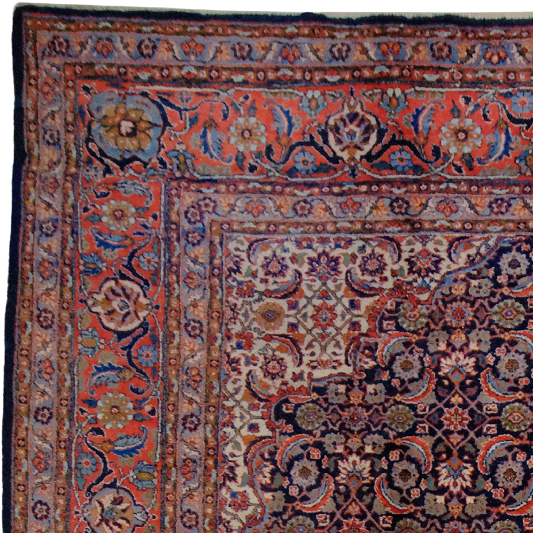 Wool Vintage Mahal Carpet - Early 20th Century Mahal Carpet For Sale