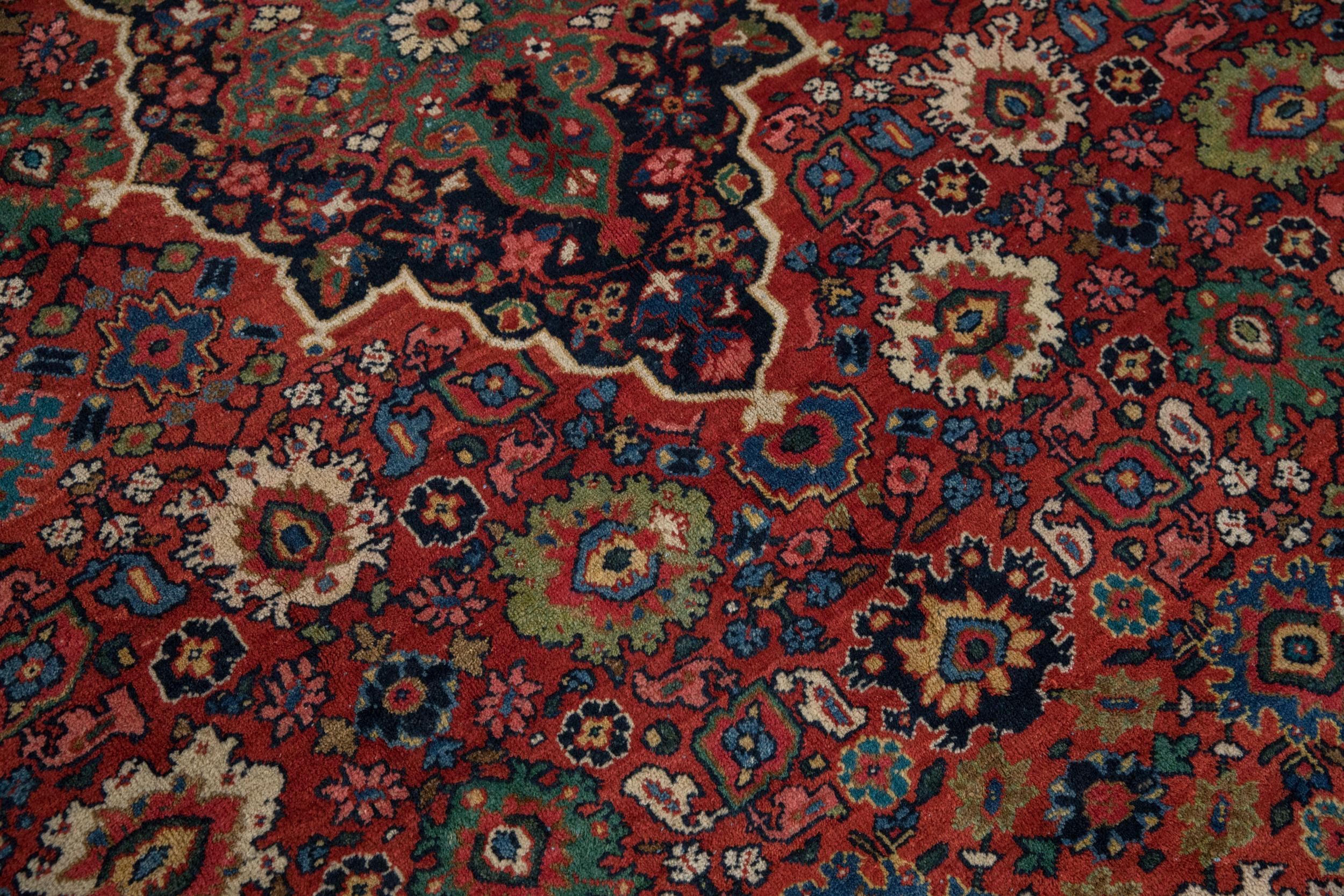 Vintage Mahal Carpet For Sale 2