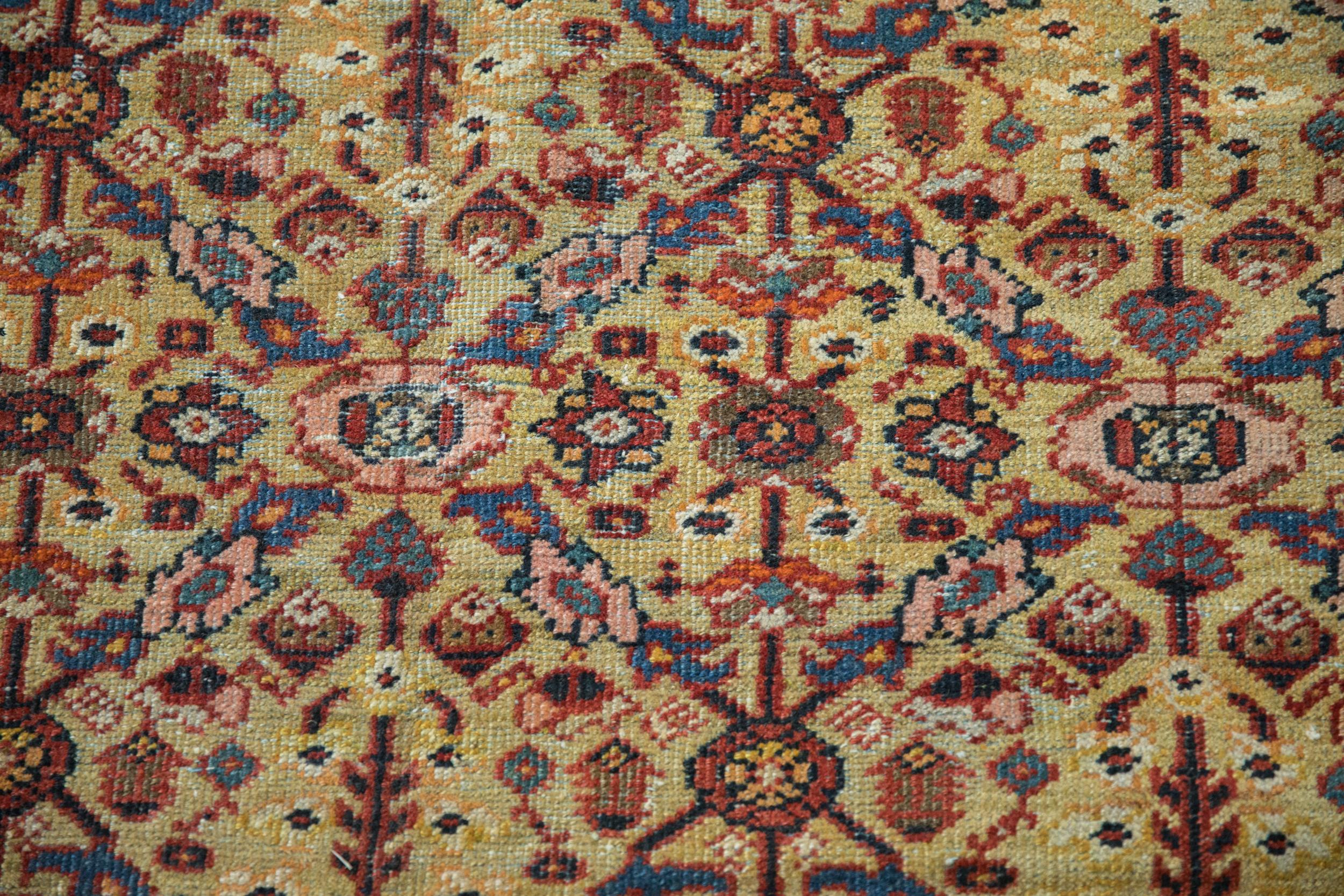 Vintage Mahal Carpet For Sale 7