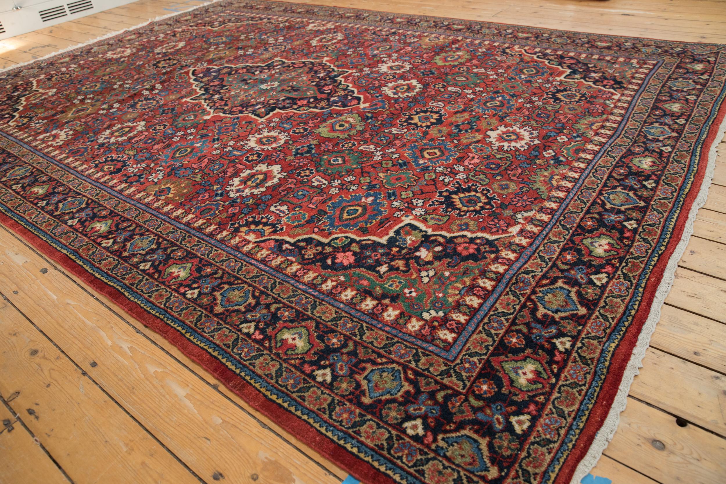 Vintage Mahal Carpet In Good Condition For Sale In Katonah, NY