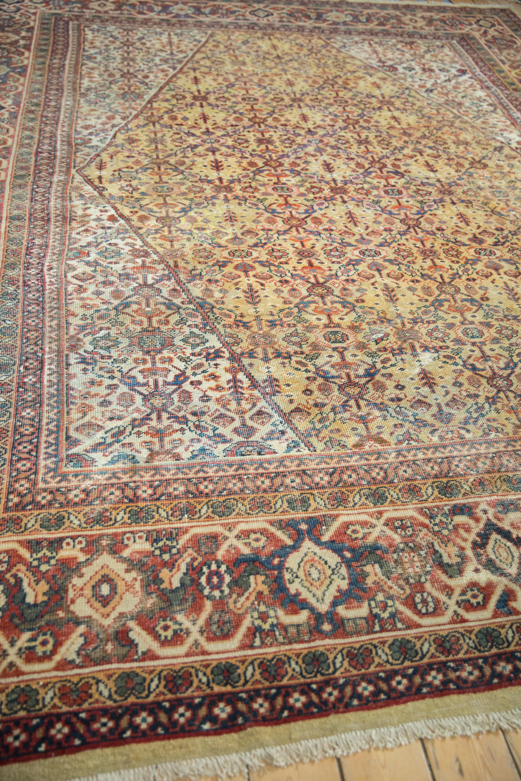 Vintage Mahal Carpet In Fair Condition For Sale In Katonah, NY