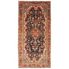 Retro Mahal Gallery Rug with Ornate Medallion on a Navy Field