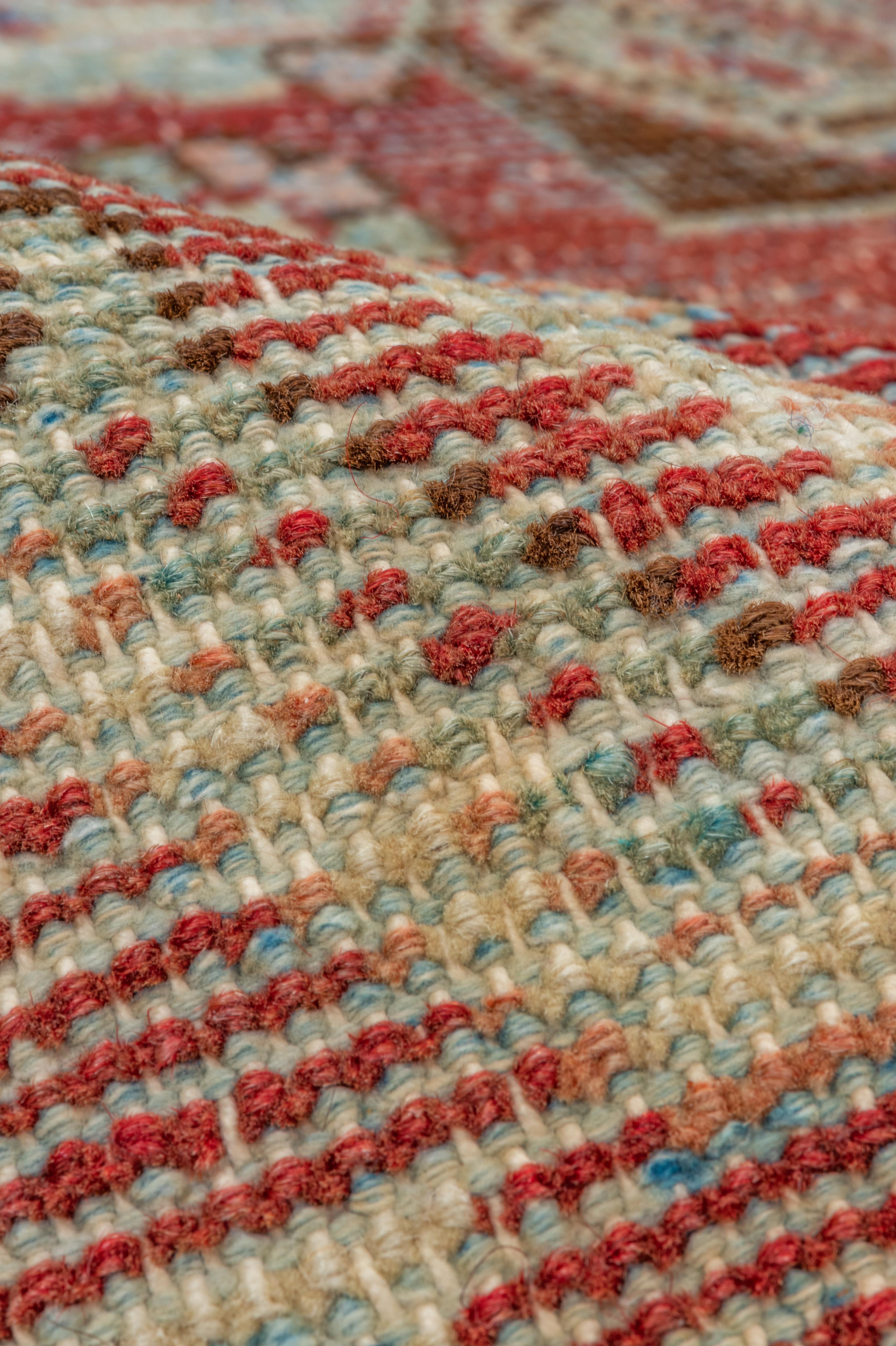 Vintage Mahal Rug Faded Brick and Aqua Medallion In Good Condition For Sale In New York, NY