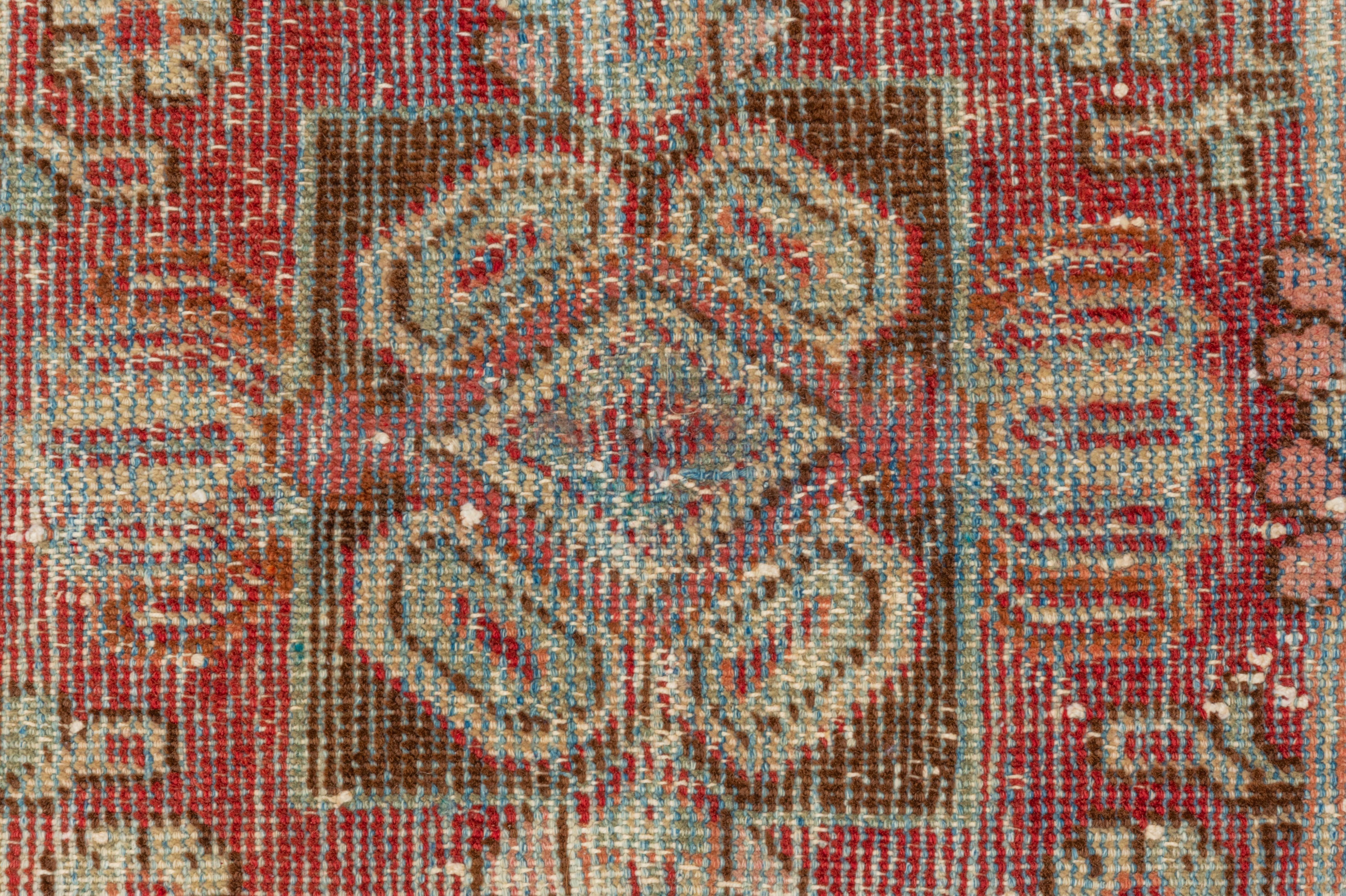 Vintage Mahal Rug Faded Brick and Aqua Medallion For Sale 2