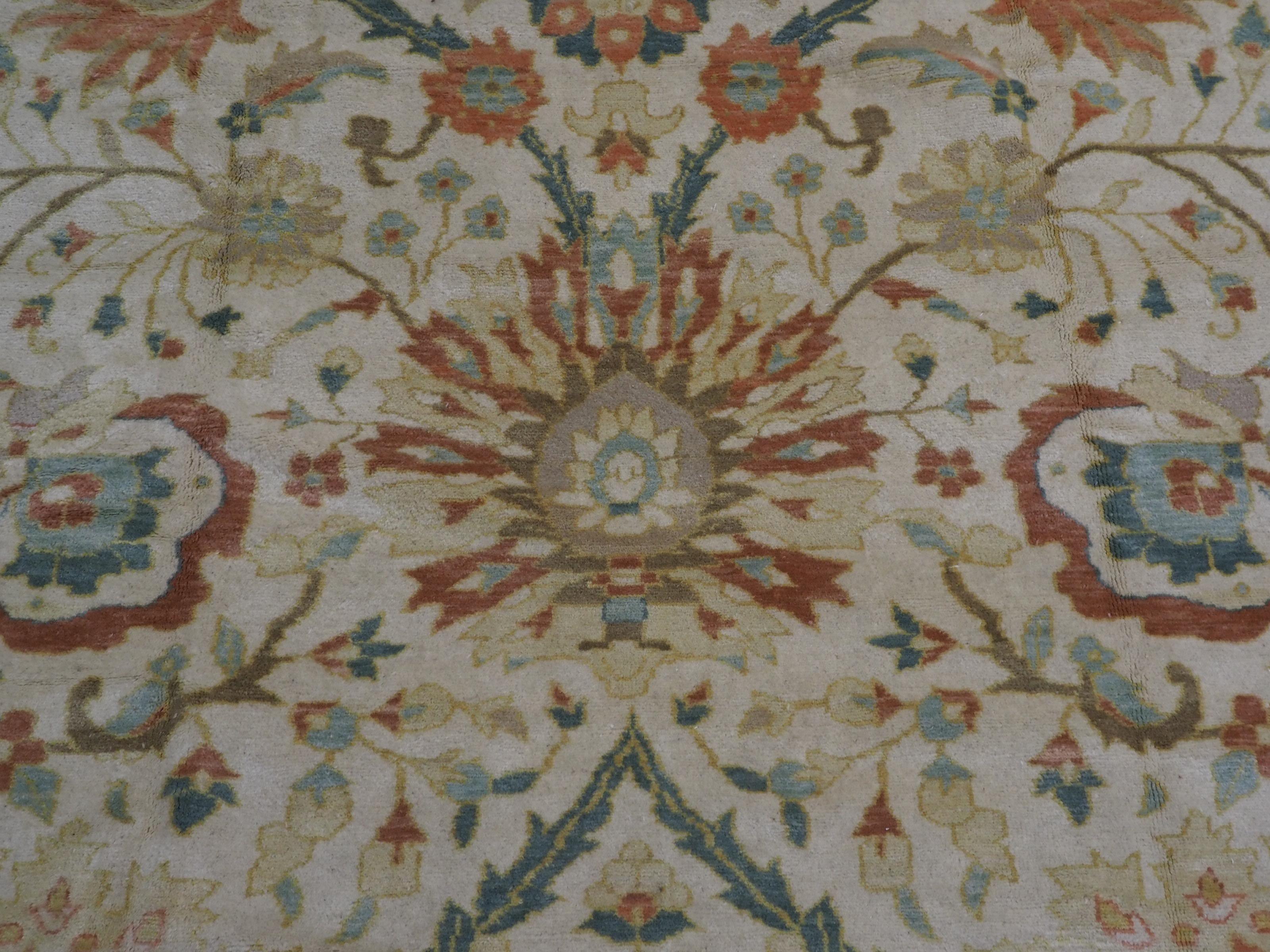 Vintage Mahal-Teppich im Vintage-Stil im Mahal-Stil mit großformatigem Design auf elfenbeinfarbenem Grund. im Angebot 5