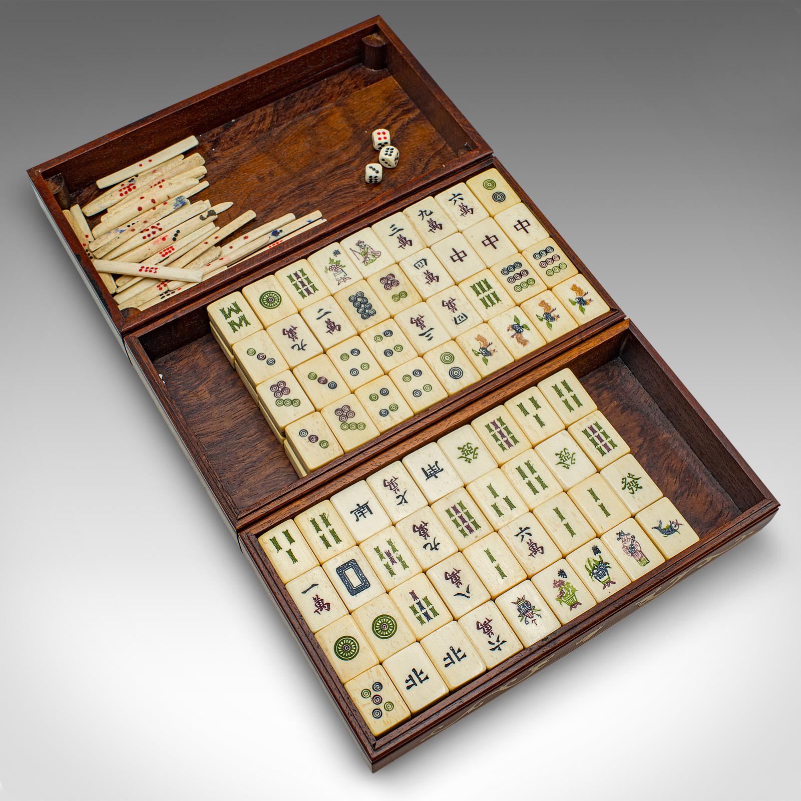 Boîtier chinois de jeu, forme de verrouillage, milieu de siècle, vers 1950 en vente 2