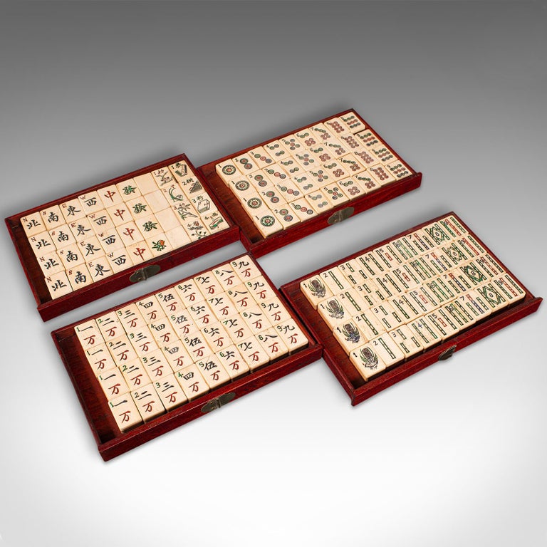 Early 20th Century Chinese Bakelite Mahjong Set in Leather Case