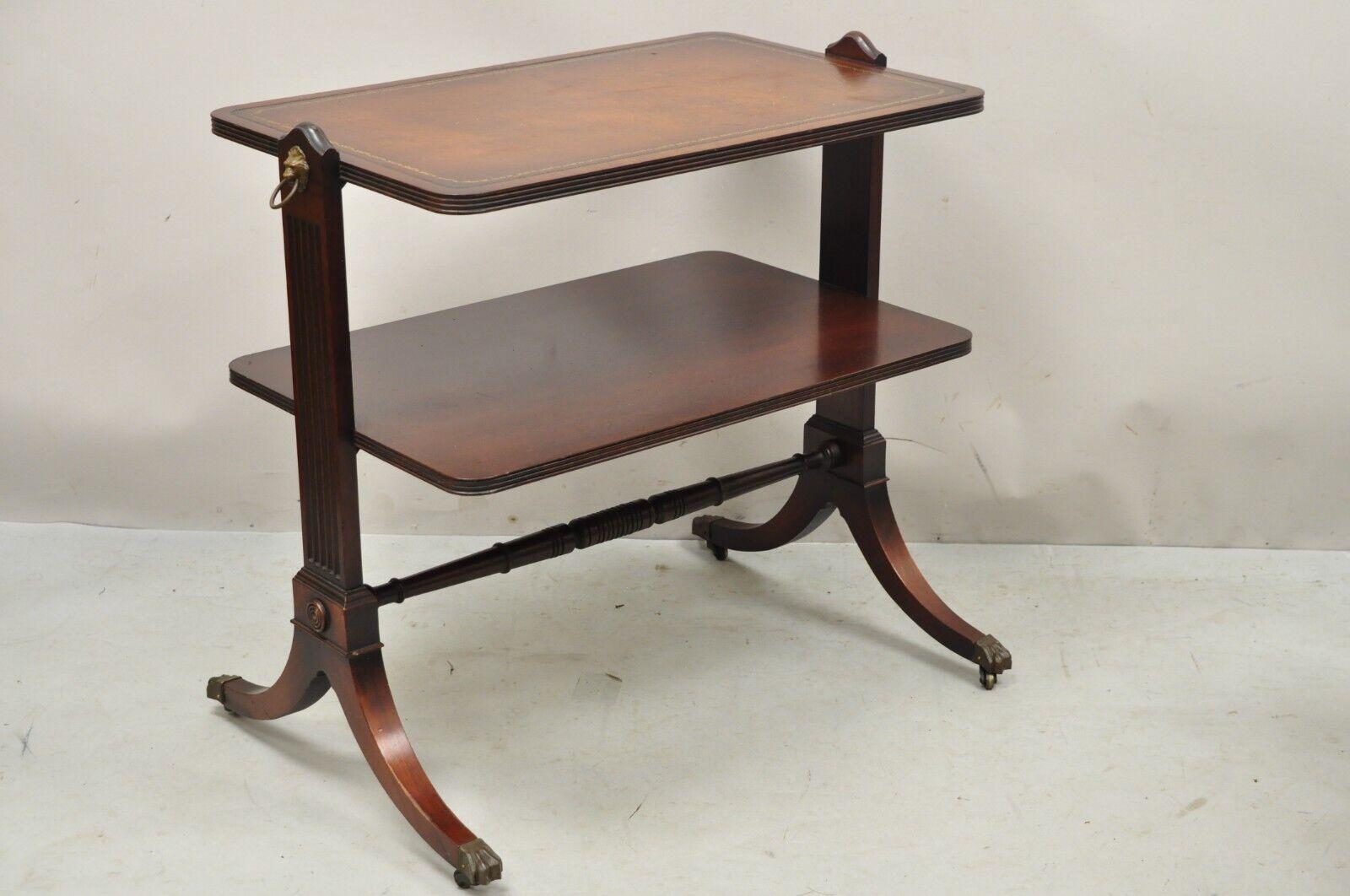 Table d'appoint vintage en acajou à 2 niveaux avec plateau en cuir brun ouvragé en vente 6