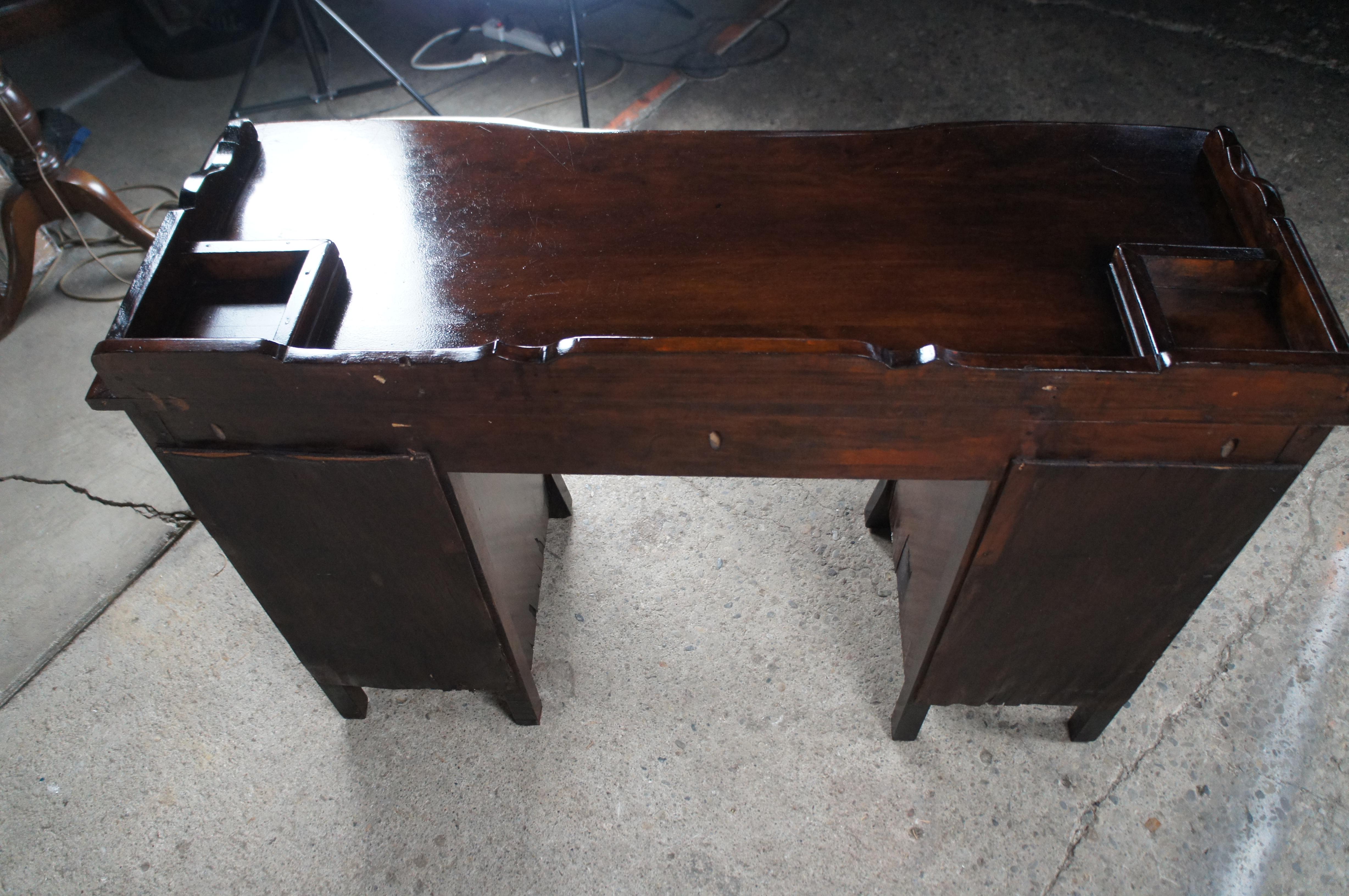 Vintage Mahogany American Colonial Kneehole Library Vanity Writing Desk For Sale 8