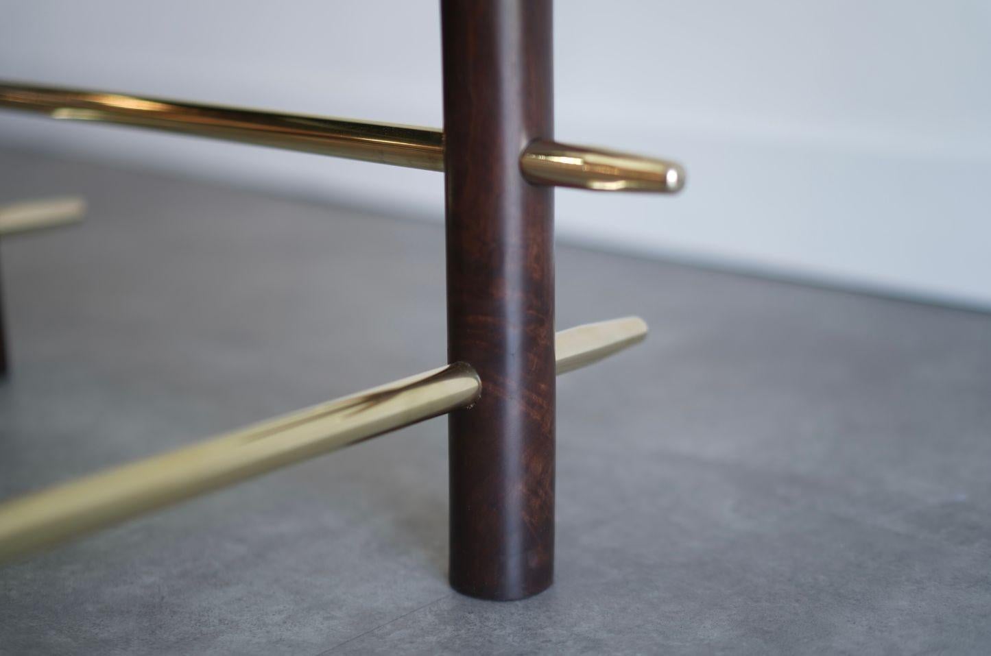 20ième siècle Table basse vintage en acajou et laiton, C.C. 1950s en vente