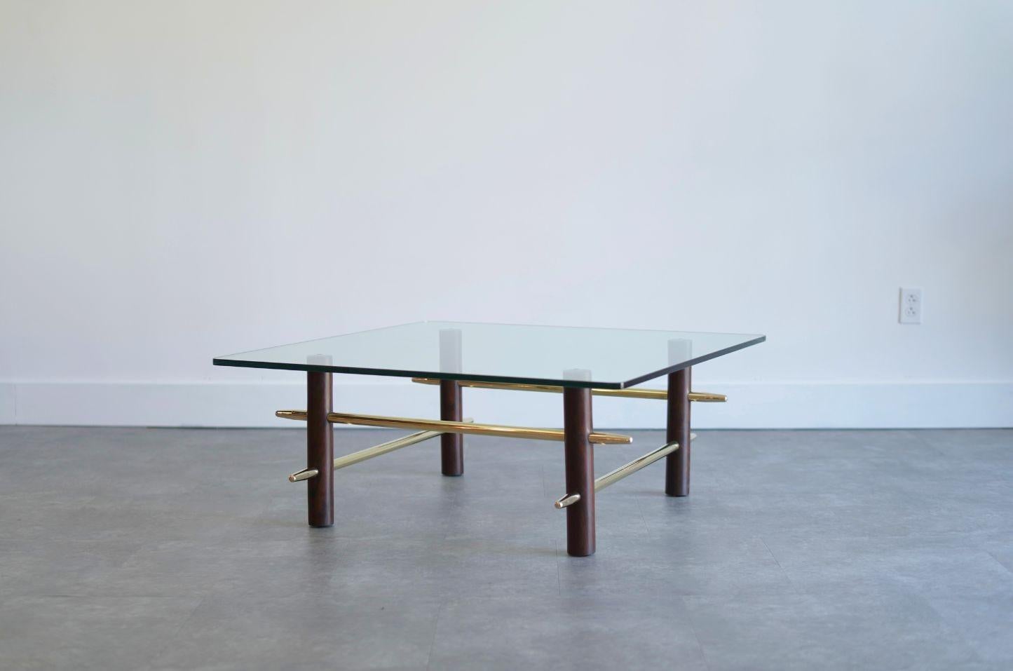 Table basse vintage en acajou et laiton, C.C. 1950s en vente 2