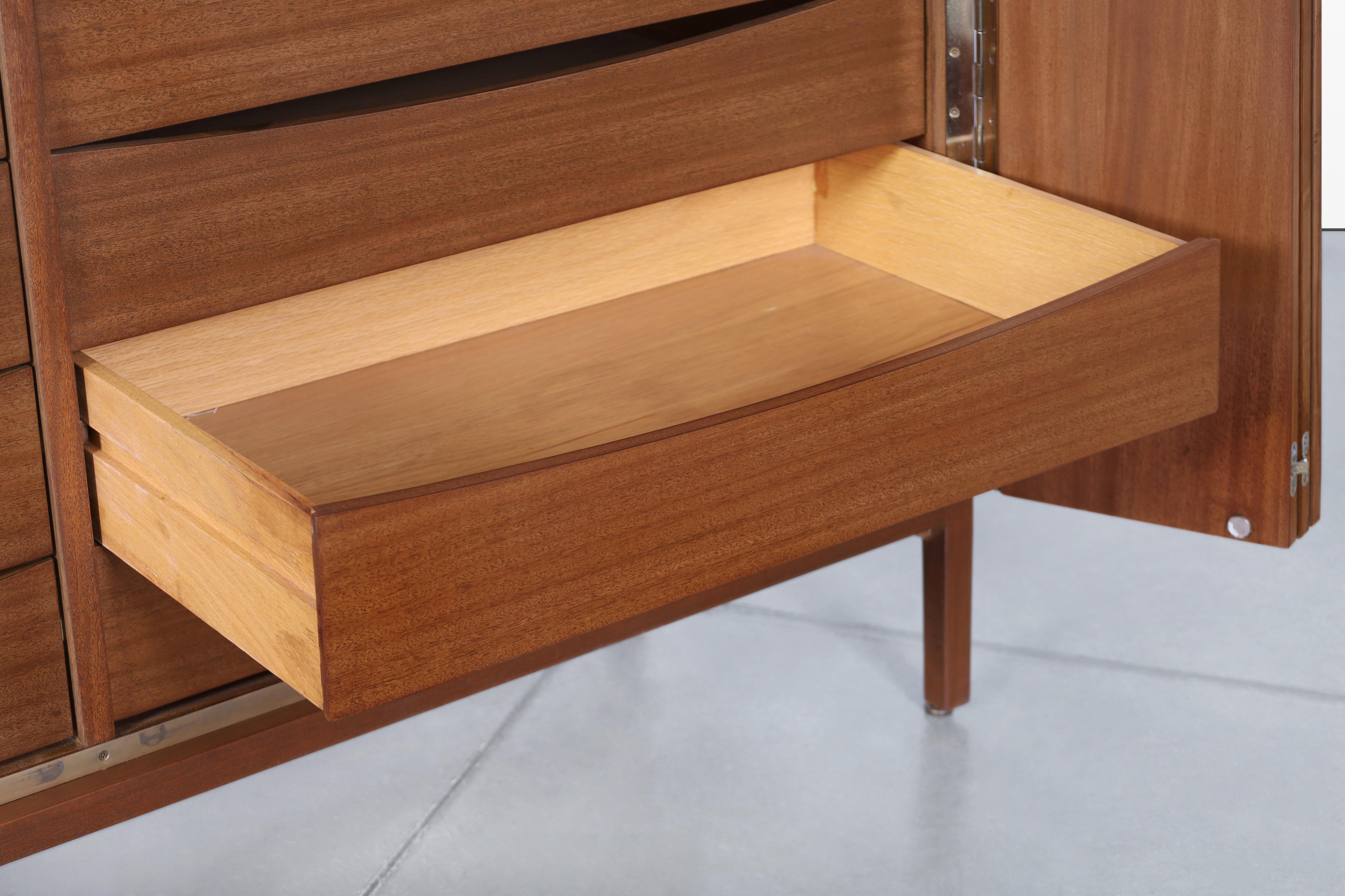 Credenza vintage in mogano e travertino di Paul McCobb per Calvin Furniture In condizioni buone in vendita a North Hollywood, CA