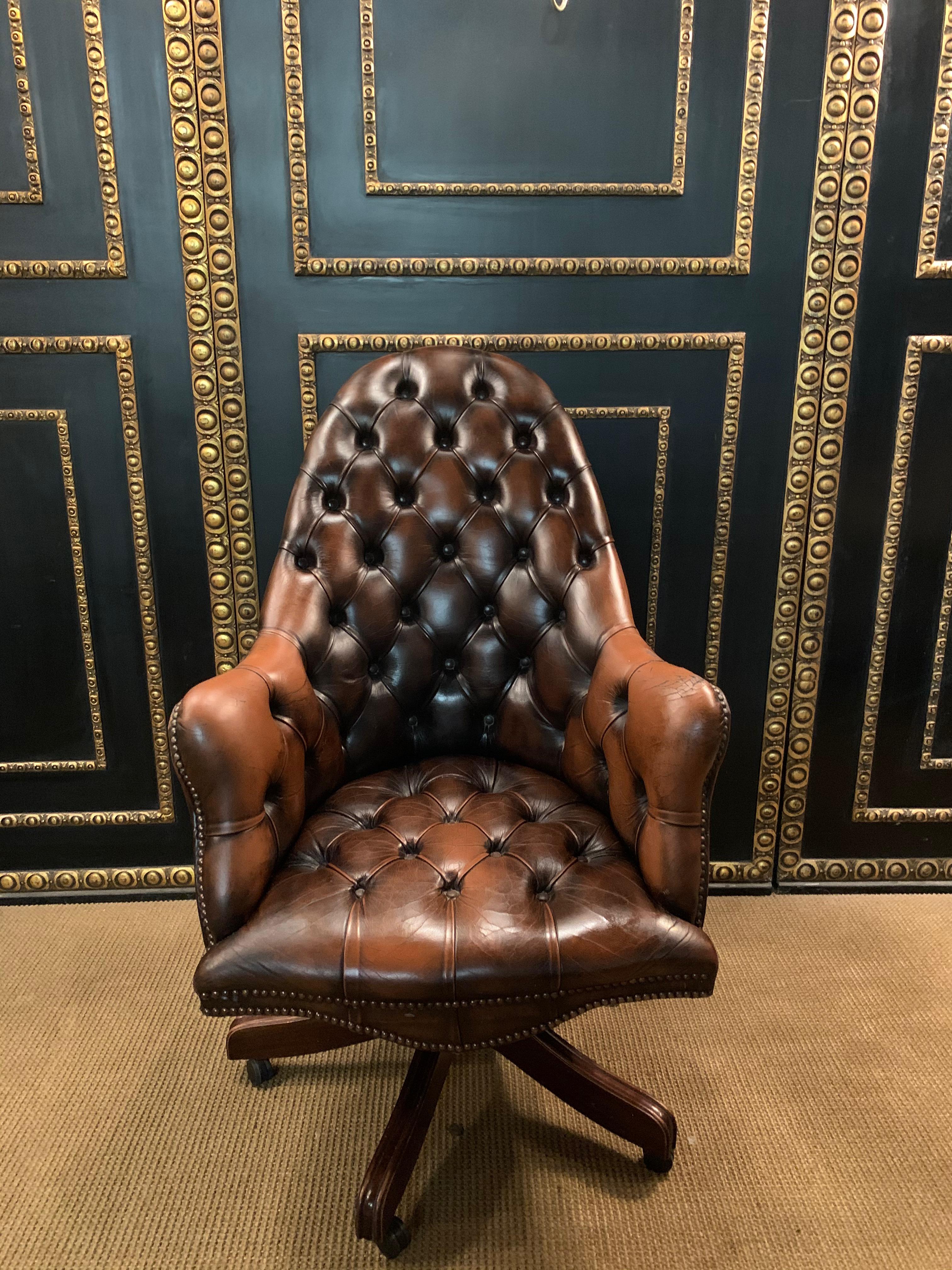 Vintage Mahogany Brown Leather Chesterfield Tufted Captains Directors Armchair In Good Condition For Sale In Berlin, DE