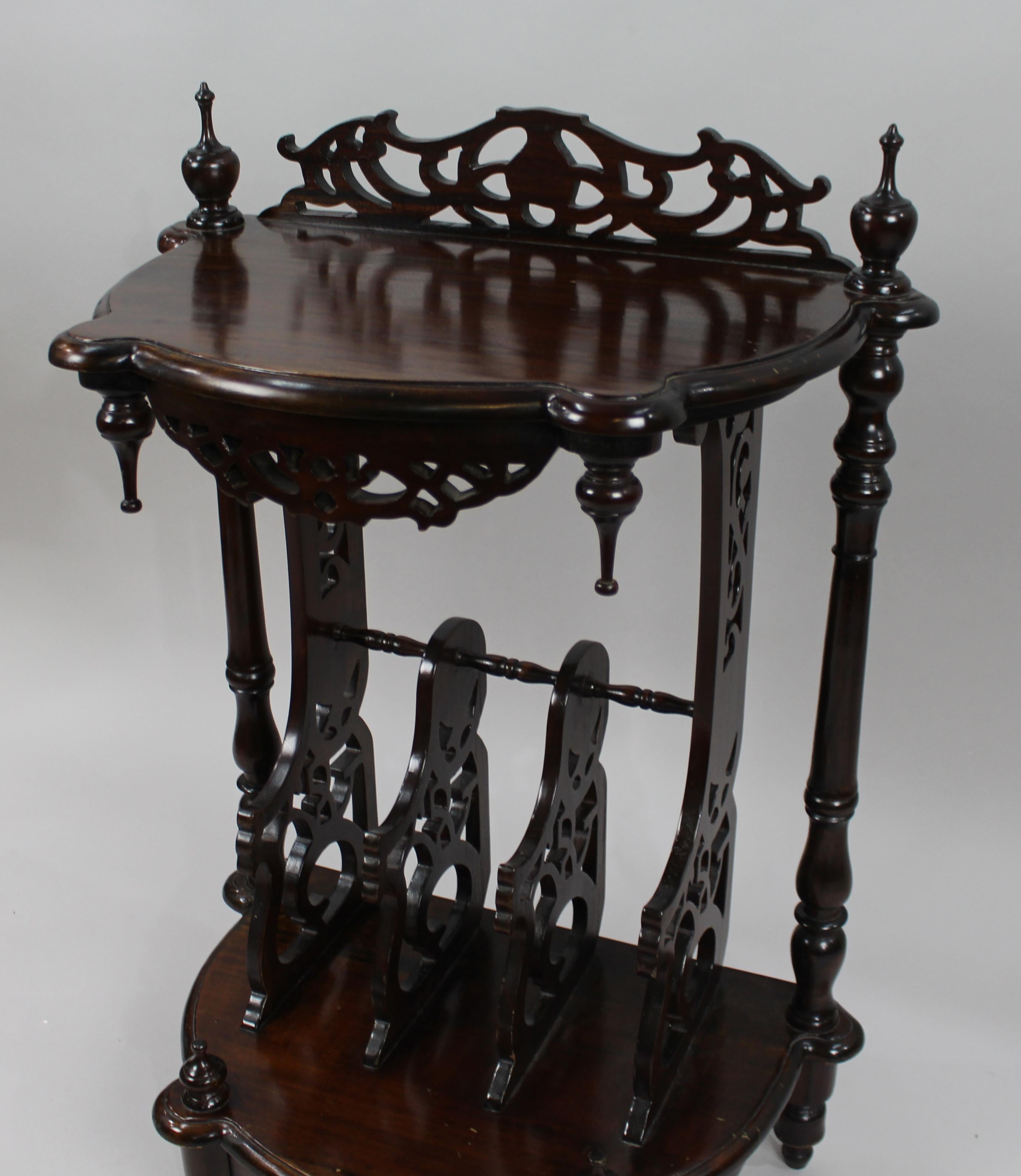 Vintage Mahogany Canterbury Magazine Rack In Good Condition In Worcester, GB