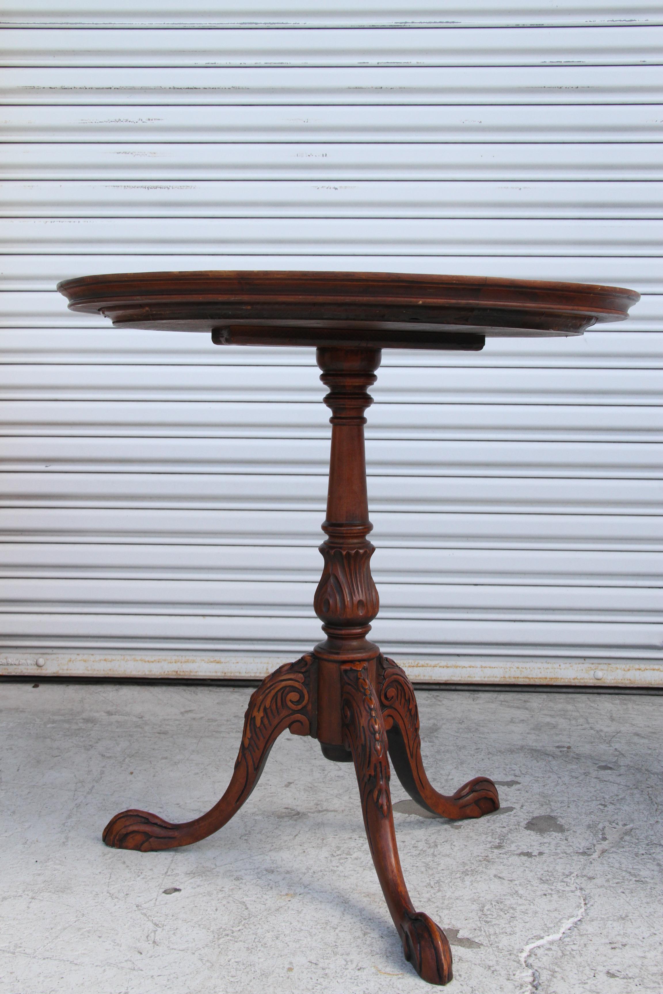 Vintage Mahogany Carved Pie Crust Accent Table For Sale 3