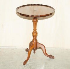 VINTAGE HARDWOOD CARVED LEGS PIE CRUST EDGE TRIPOD LAMP SIDE END WiNE TABLE