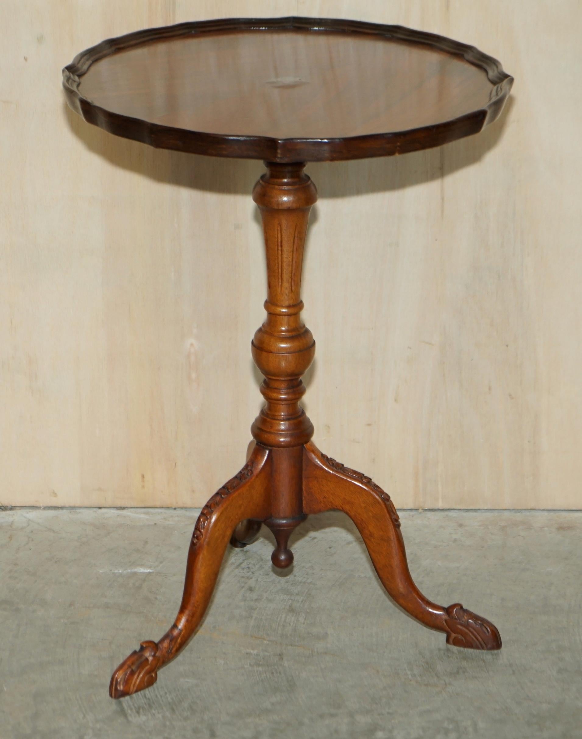 Edwardian Vintage Mahogany Carved Legs Pie Crust Edge Tripod Lamp Side End Wine Table For Sale