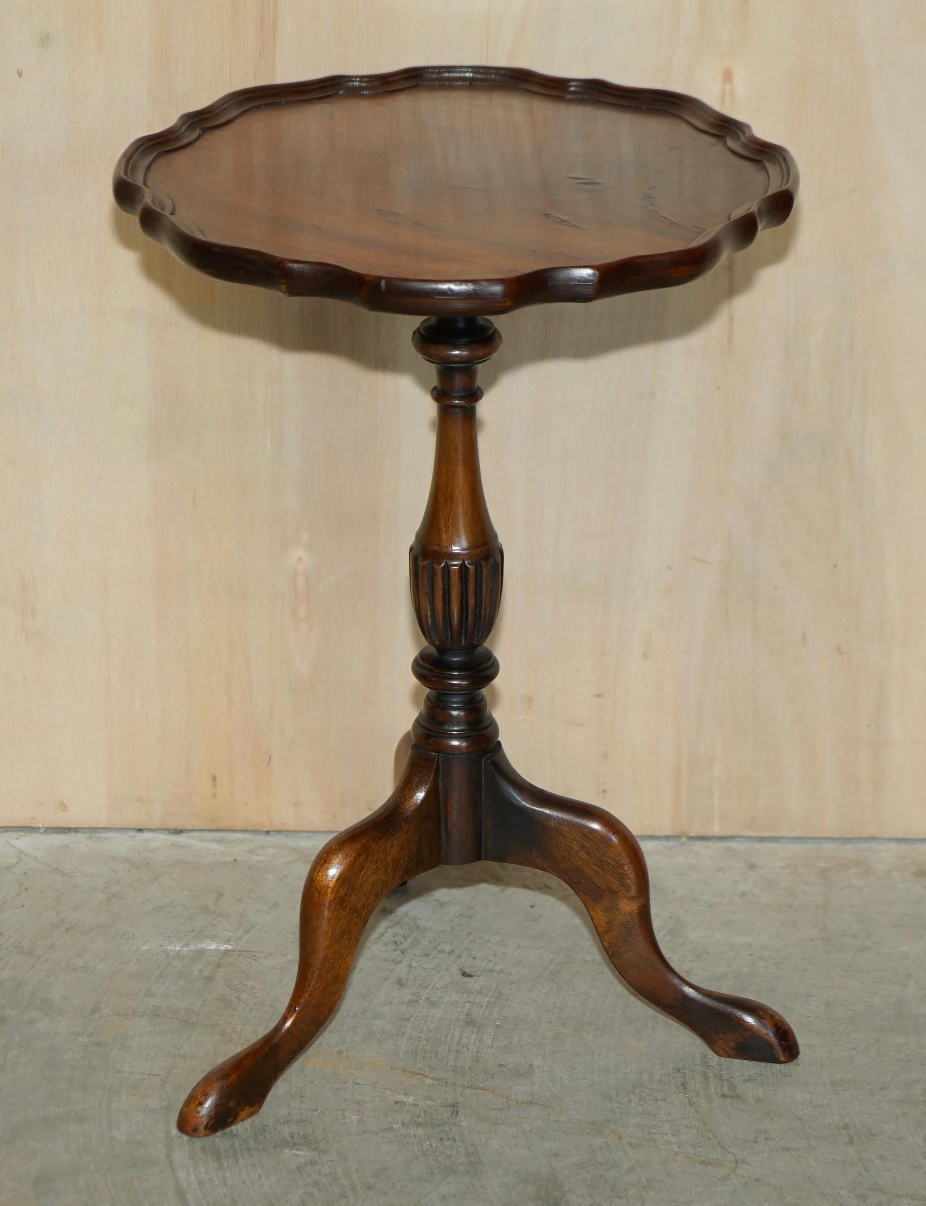 Vintage Mahogany Carved Legs Pie Crust Edge Tripod Lamp Side End Wine Table For Sale 3