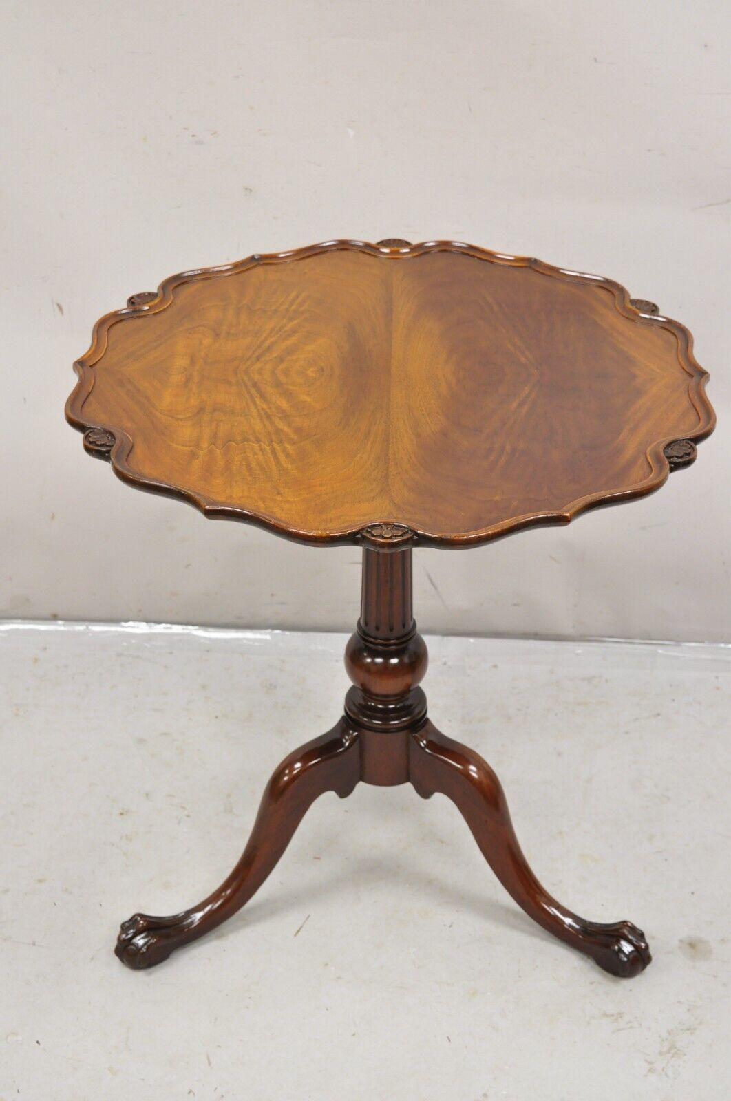 Vintage Mahogany Chippendale Georgian Style Round Pie Crust Pedestal Side Table For Sale 6