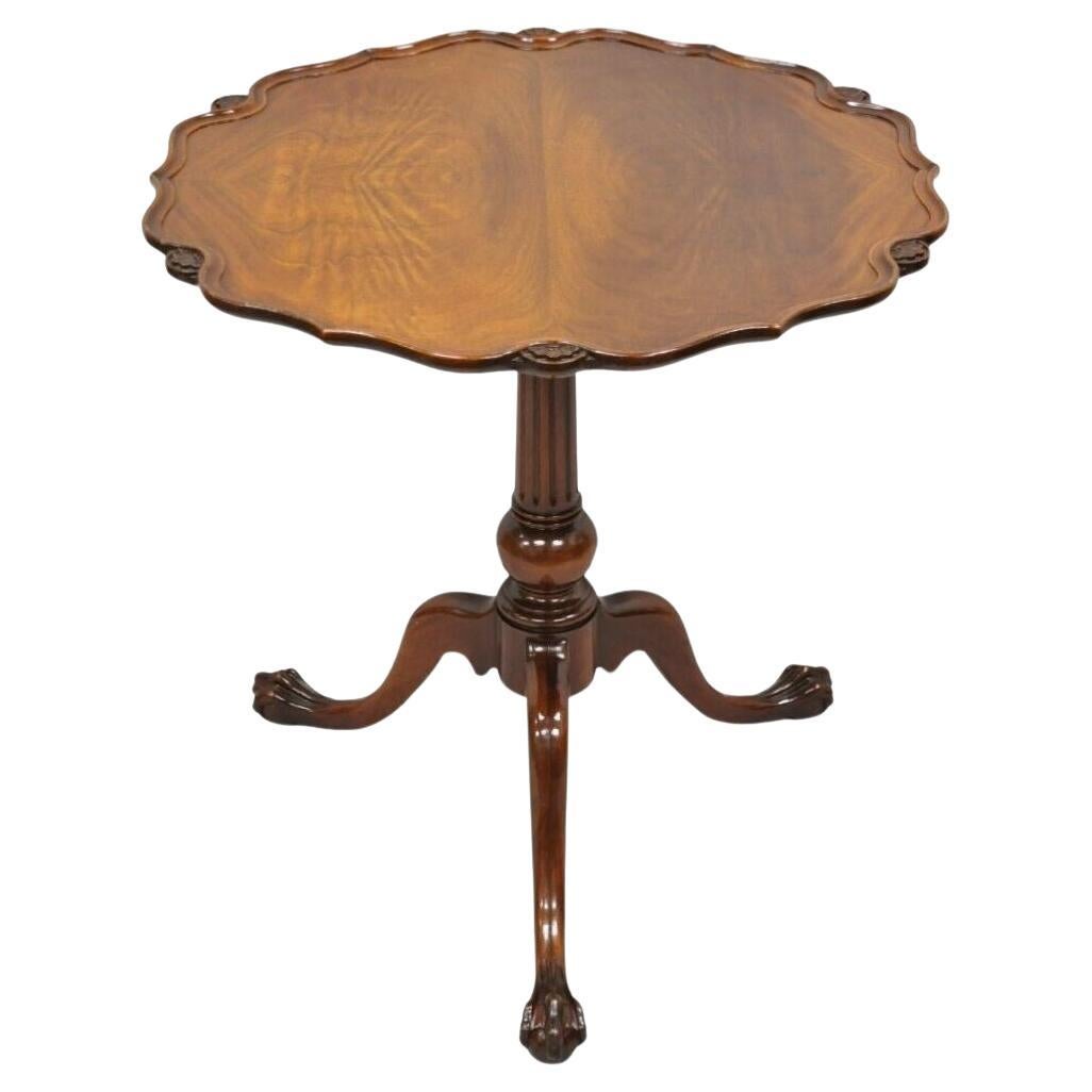 Vintage Mahogany Chippendale Georgian Style Round Pie Crust Pedestal Side Table For Sale