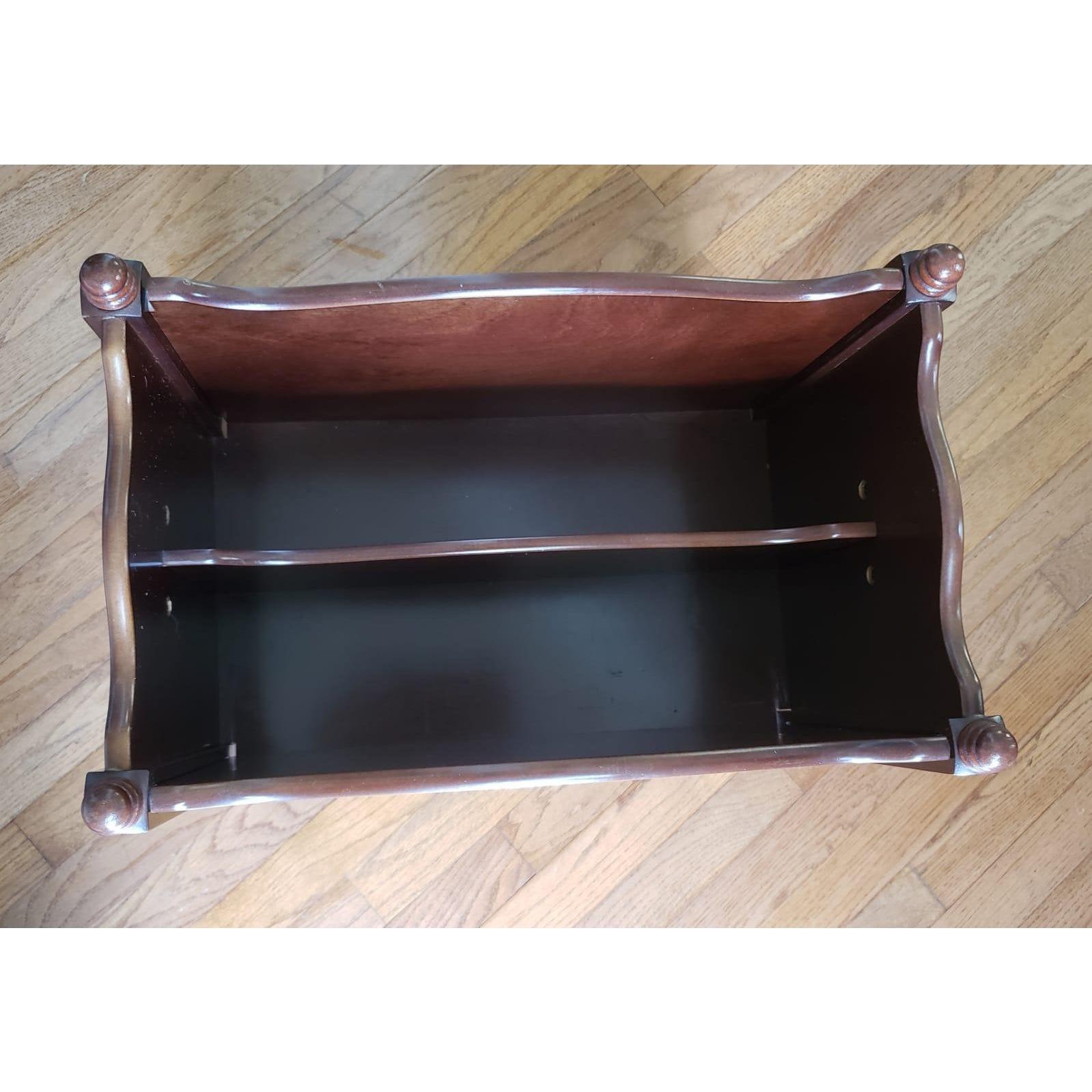 magazine rack with wheels
