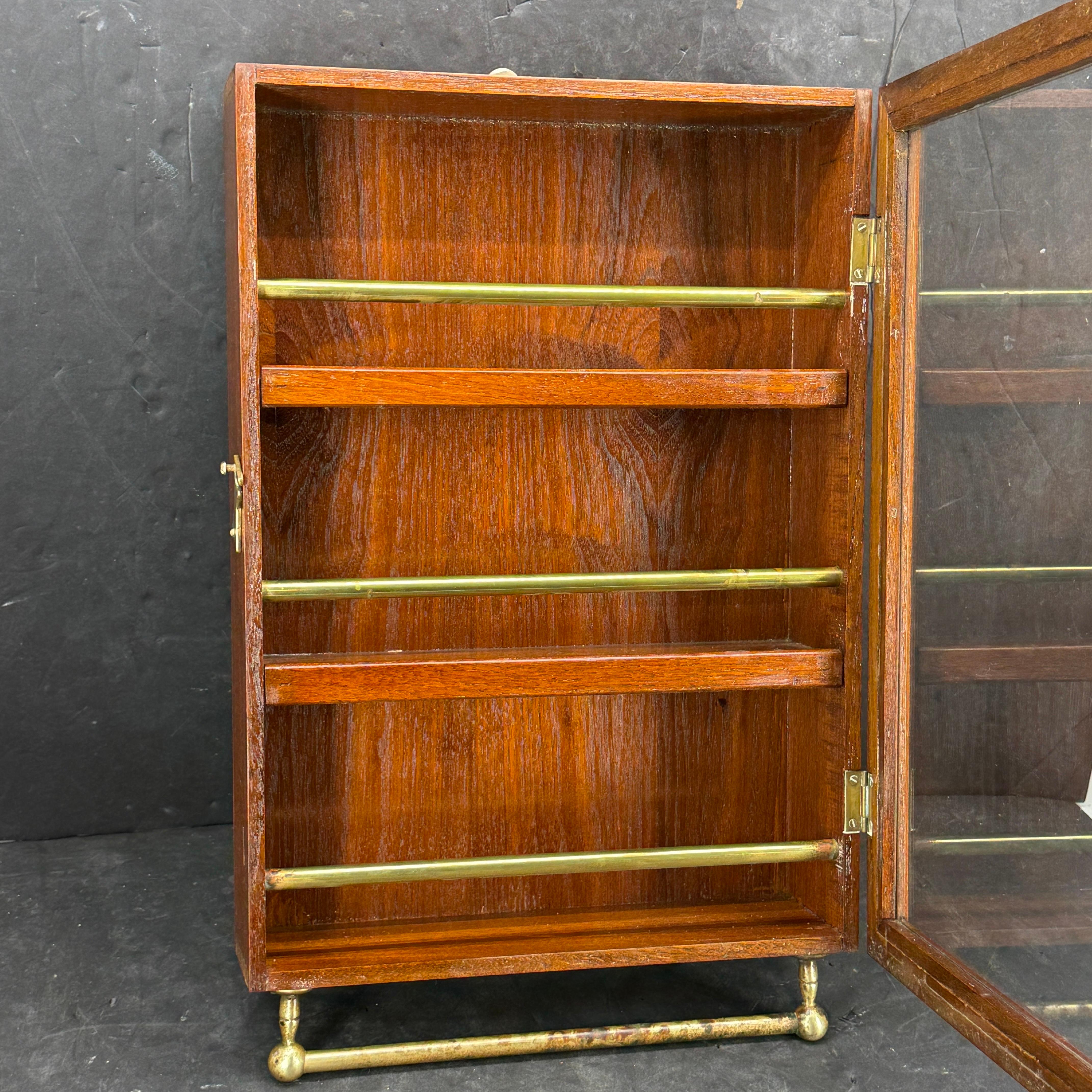 Européen Vintage Mahogany Display Cabinet Vitrine with 1st Class Doctor Plaque en vente