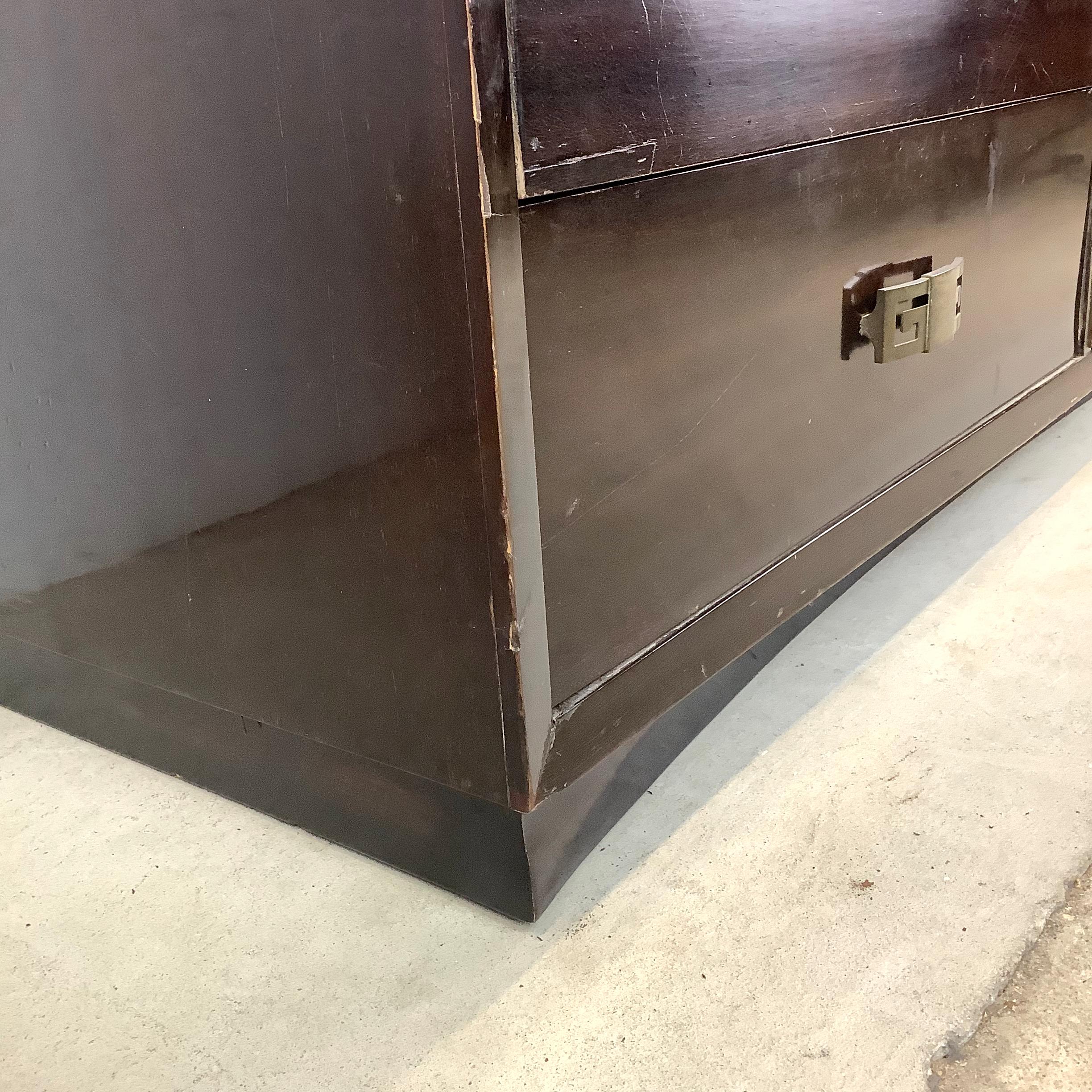 Vintage Mahogany Eight Drawer Bedroom Dresser For Sale 5