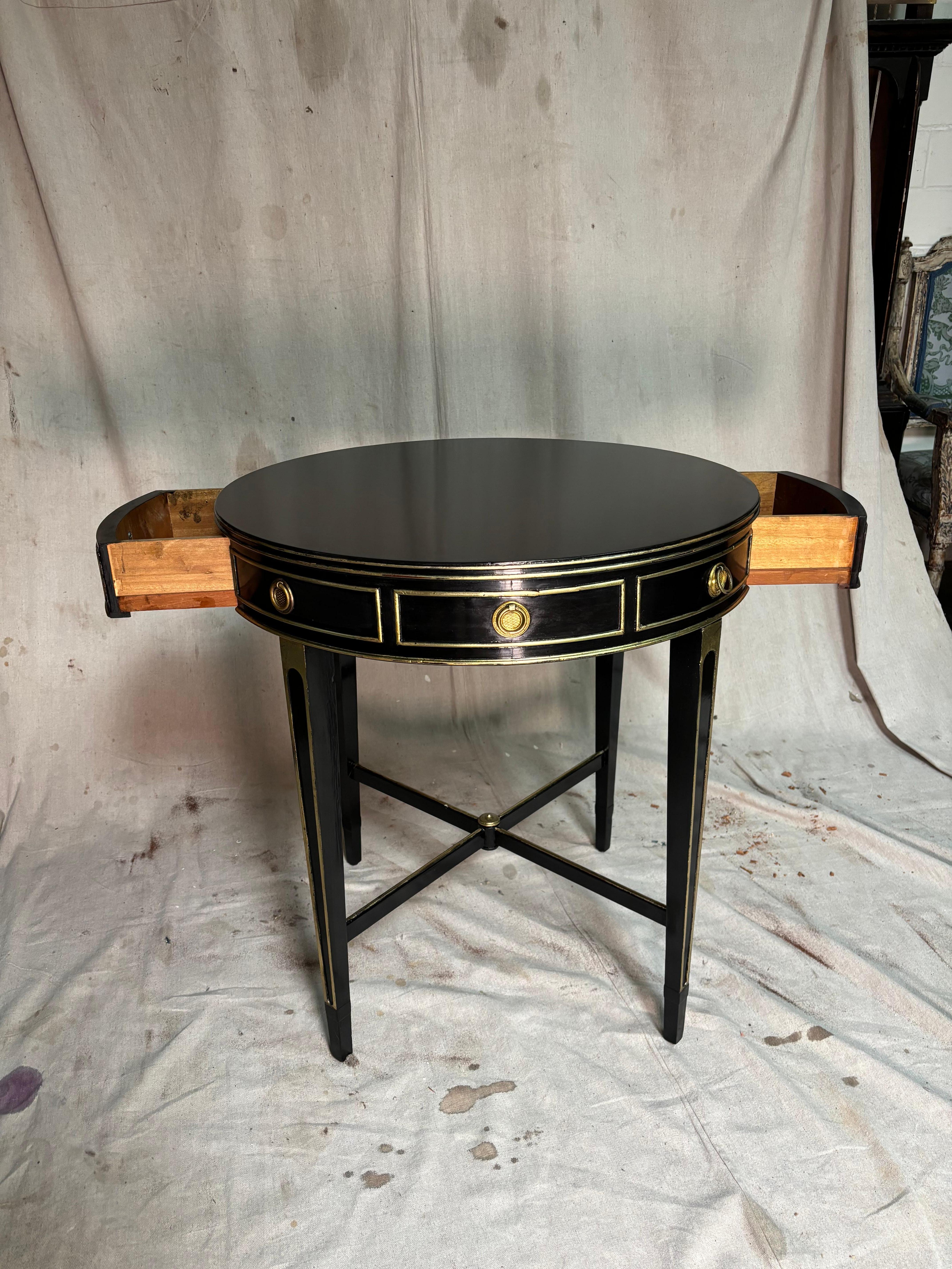 British Vintage English Drum Table - Tete De Negra For Sale