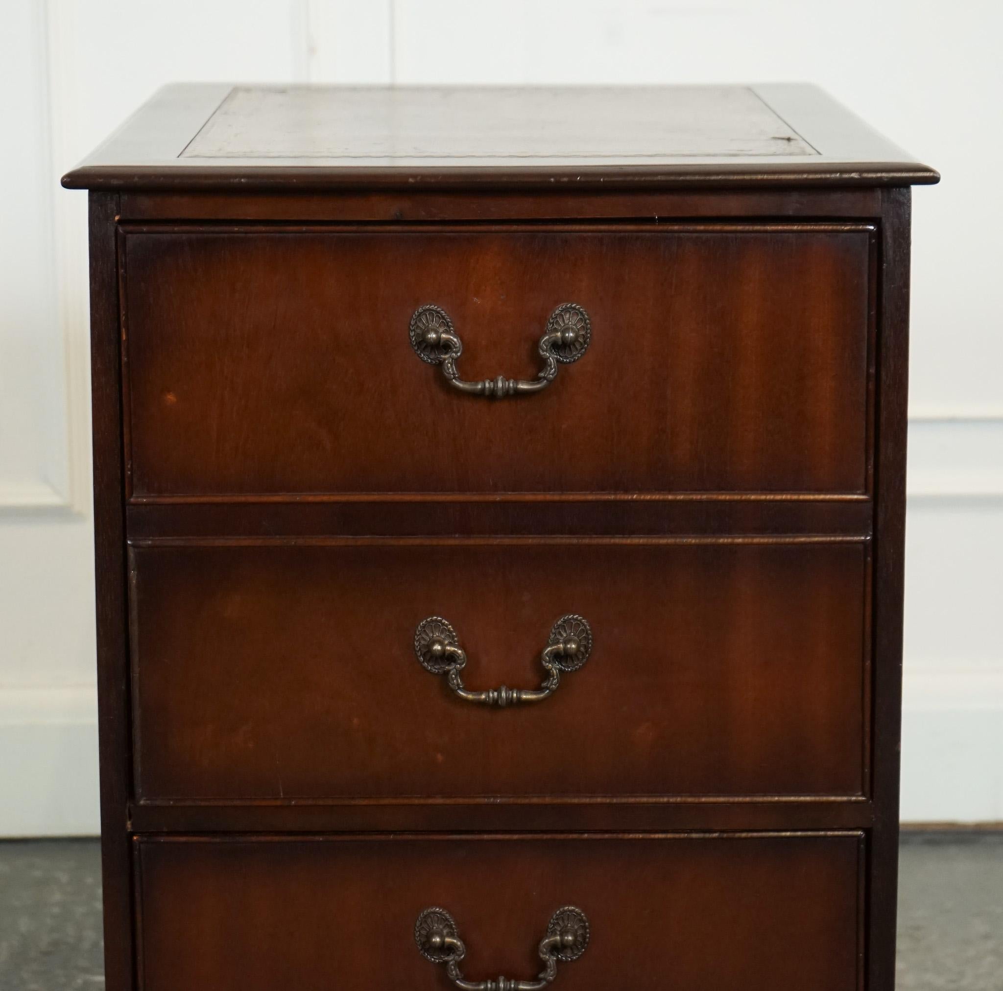 VINTAGE MAHOGANY GOLD EMBOSSED BROWN LEATHER TOP FILLING CABiNET In Good Condition For Sale In Pulborough, GB