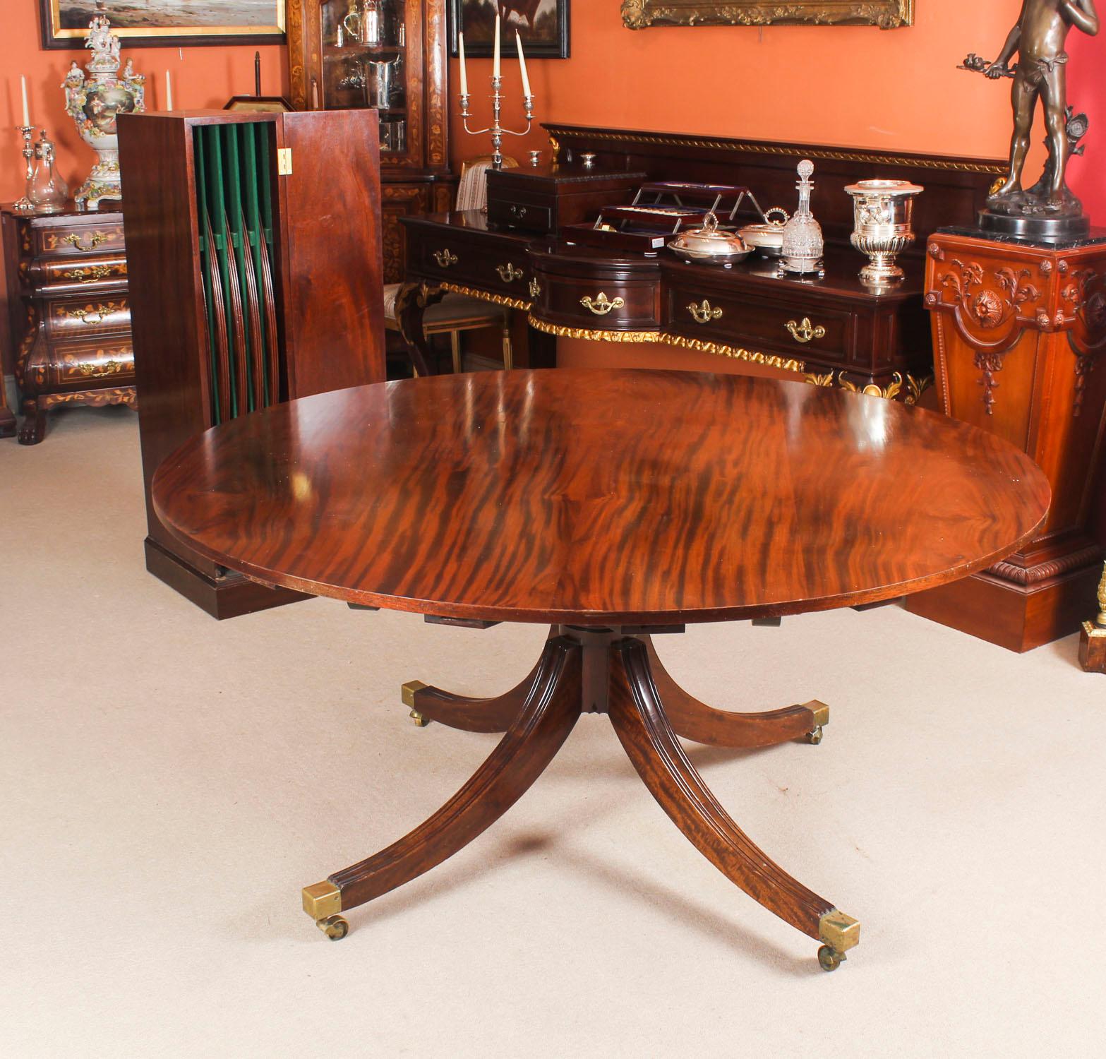Vintage Mahogany Jupe Dining Table and Leaf Cabinet, Mid-20th Century 1
