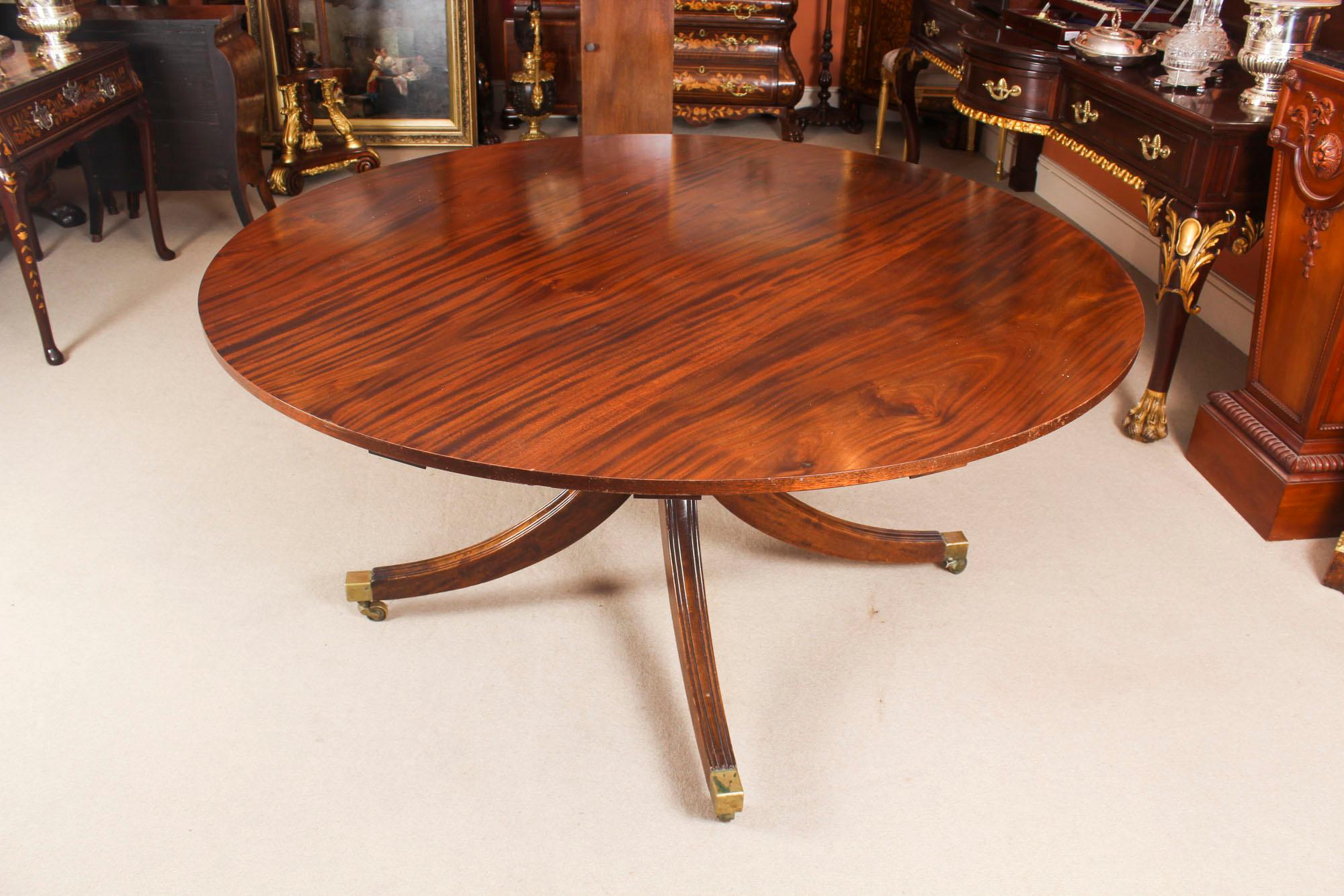Vintage Mahogany Jupe Dining Table and Leaf Cabinet, Mid-20th Century 2