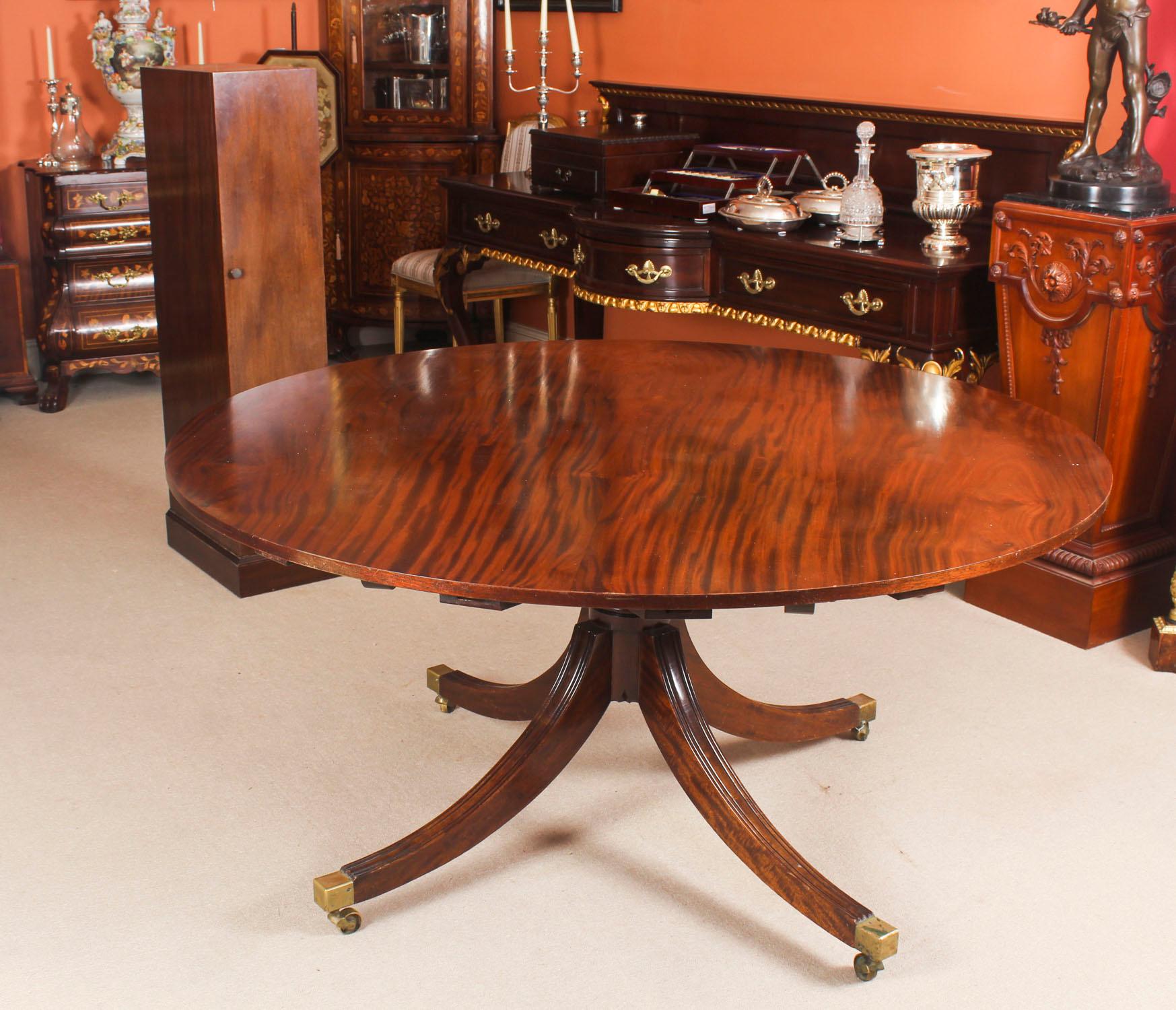 Vintage Mahogany Jupe Dining Table and Leaf Cabinet, Mid-20th Century 4