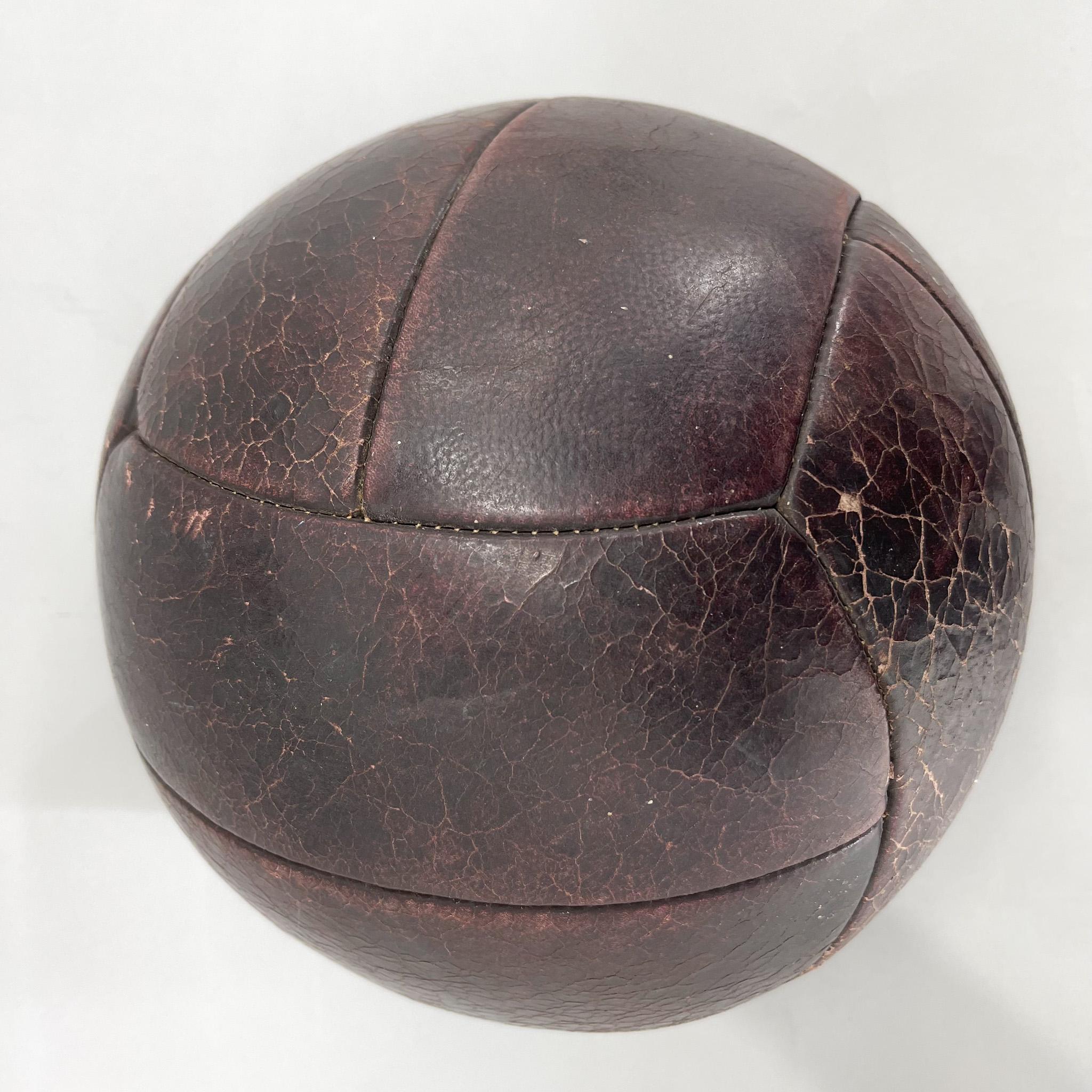 Vintage Mahogany Leather Medicine Ball, 1930s In Good Condition For Sale In Praha, CZ