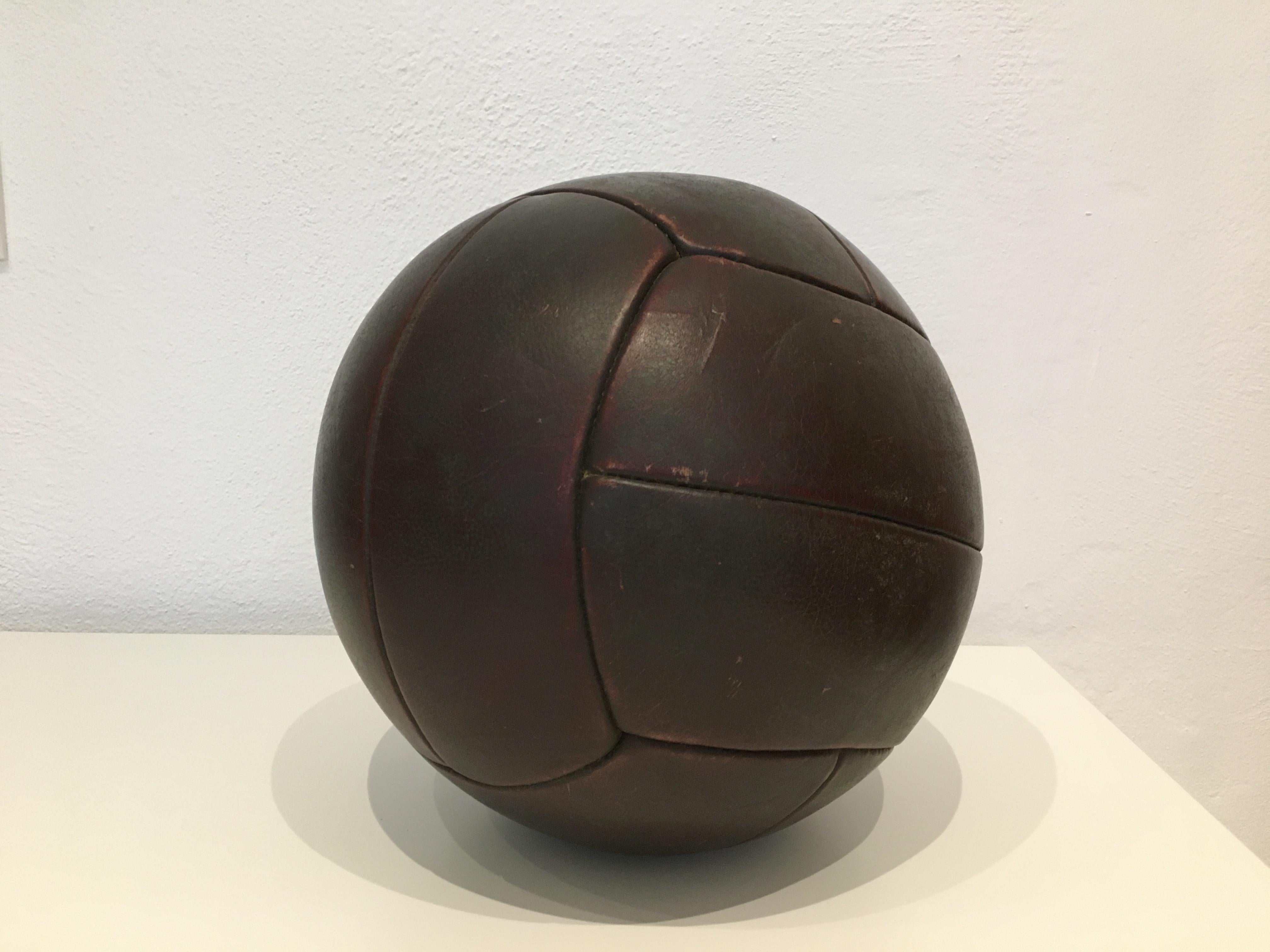 Mid-Century Modern Vintage Mahogany Leather Medicine Ball, 3kg, 1930s For Sale