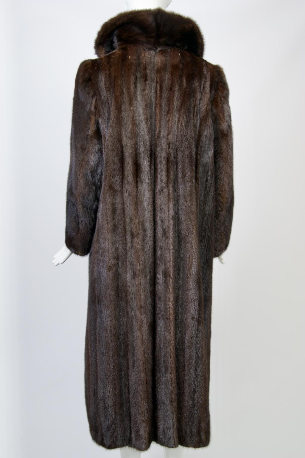Women's Vintage Mahogany Mink Coat For Sale