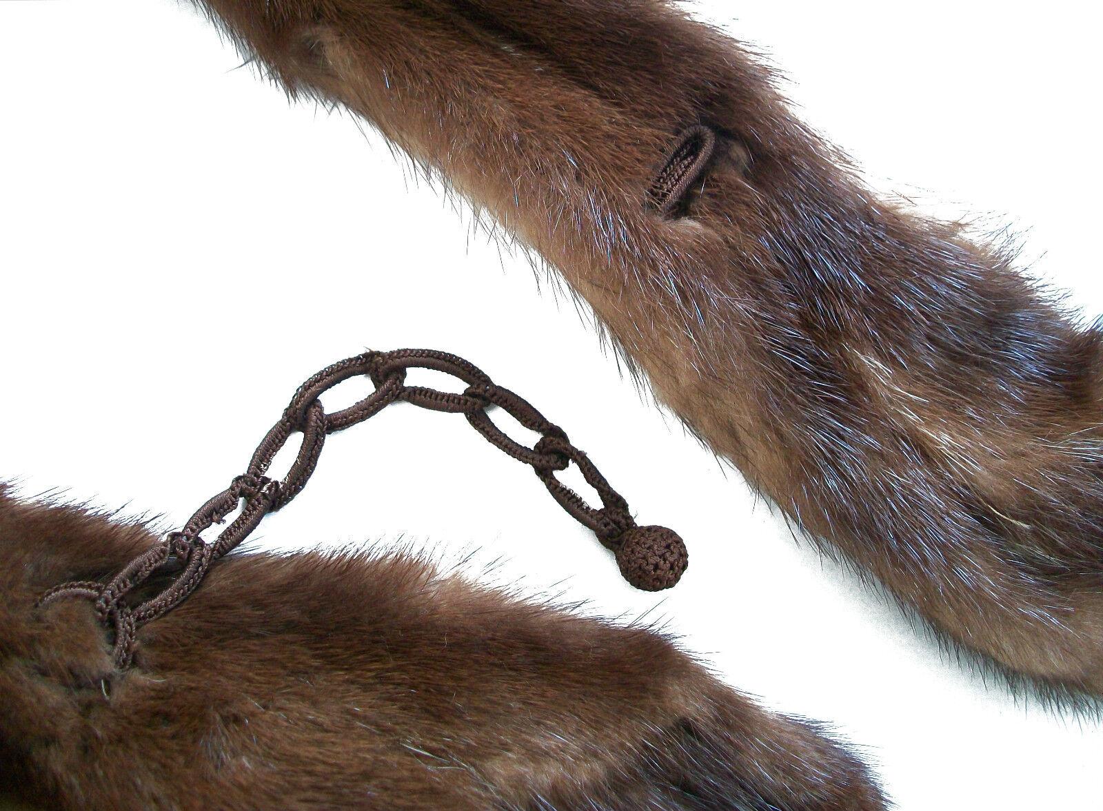 Art Deco Vintage Mahogany Mink Scarf - Full Body Pelts - Clips & Buttons - Circa 1940's For Sale