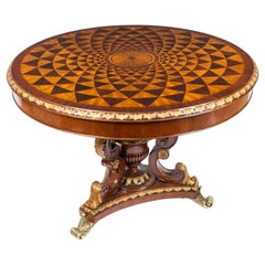 Table centrale vintage en acajou, parqueterie et bronze doré "Trompe l'Oeil" 20ème siècle