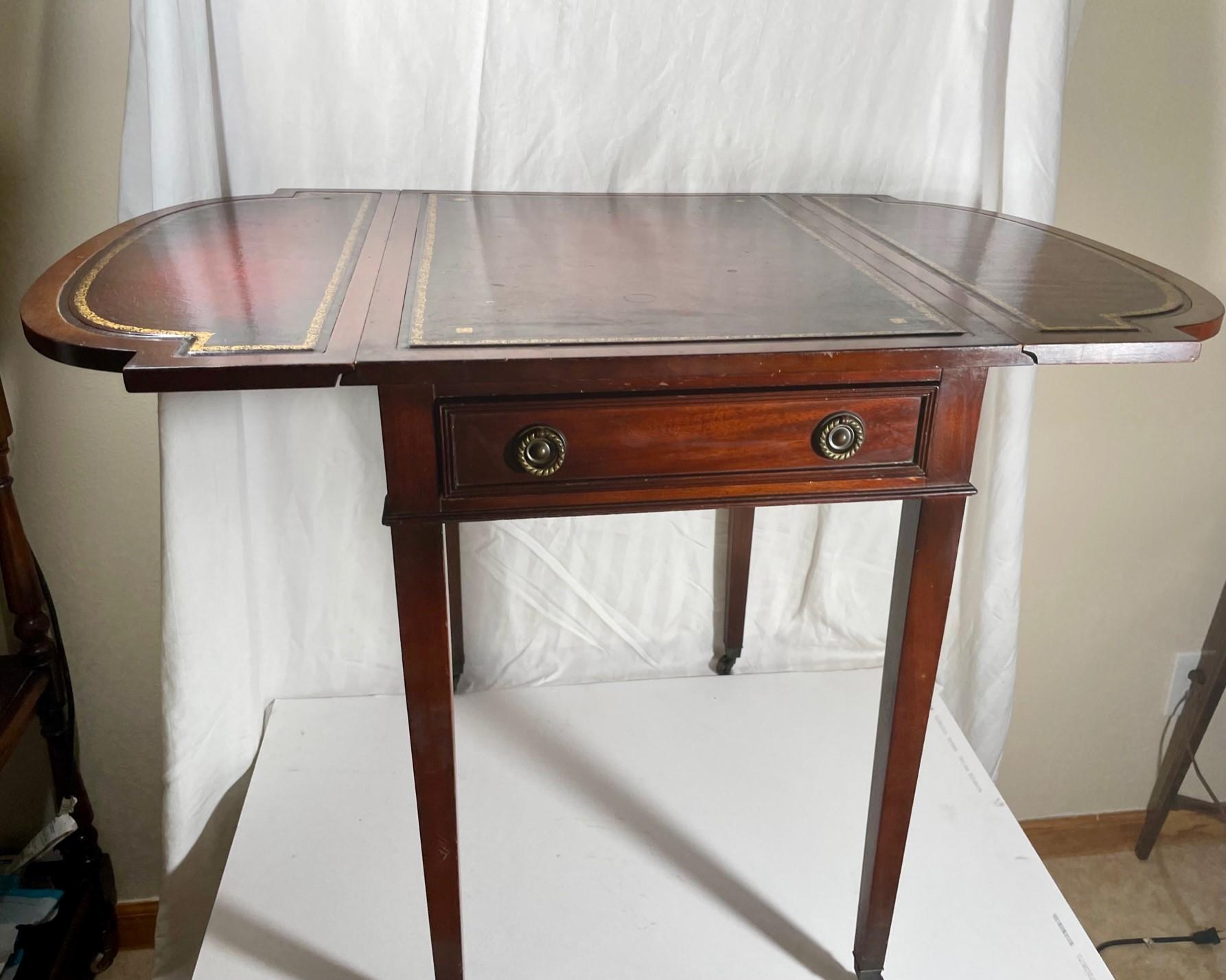 Table Pembroke vintage en acajou, Gordon's Fine Furniture, Inc. en vente 4
