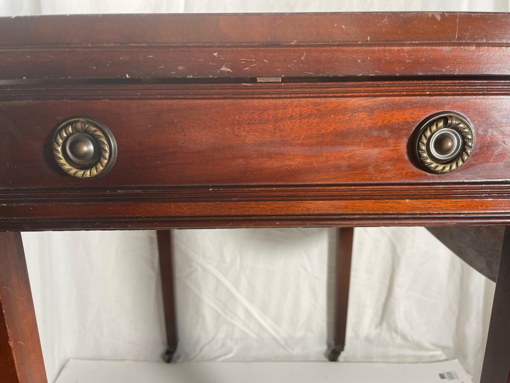 Vintage Mahogany Pembroke Table, Gordon’s Fine Furniture, Inc. For Sale 4