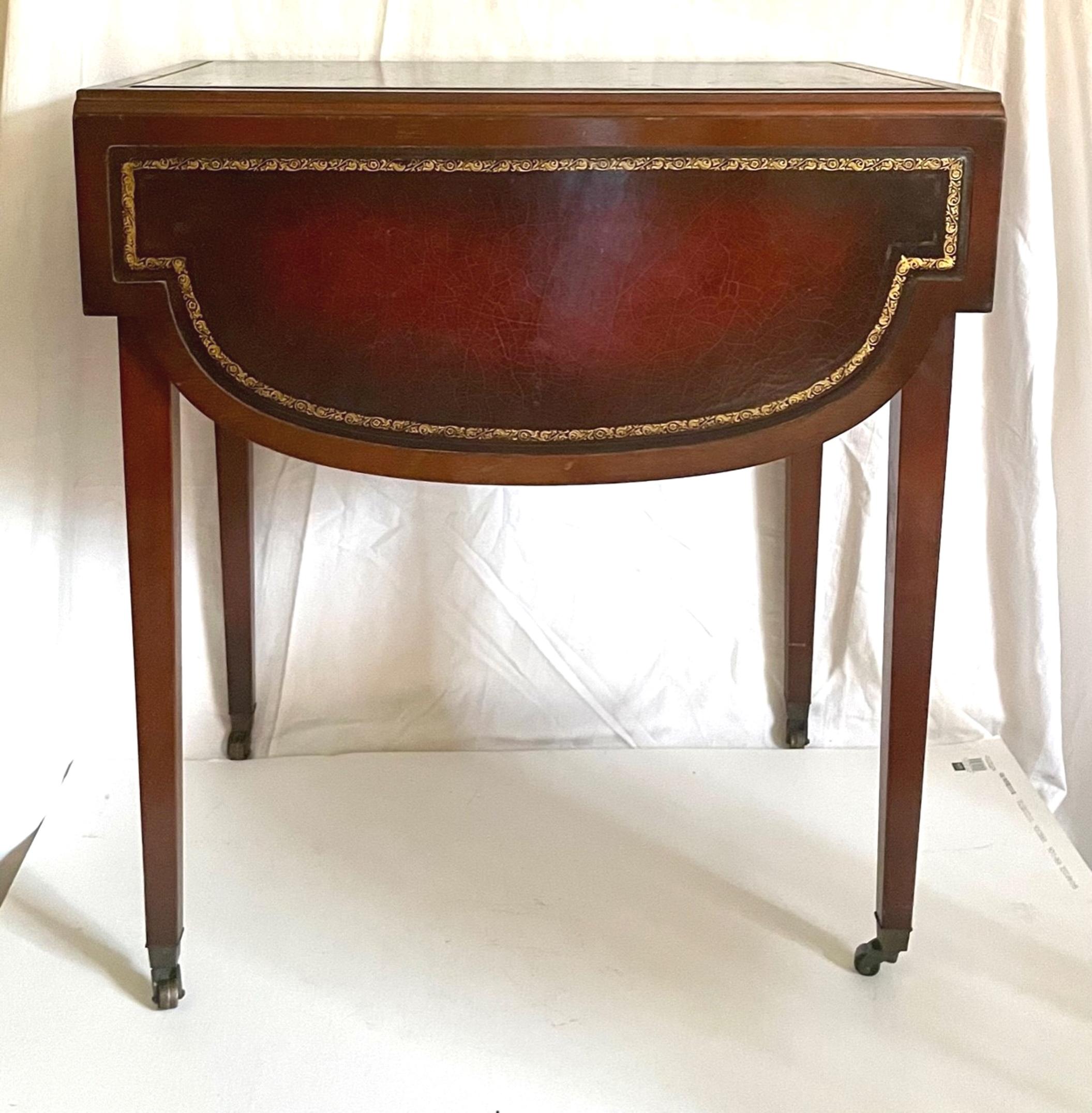 Fédéral Table Pembroke vintage en acajou, Gordon's Fine Furniture, Inc. en vente
