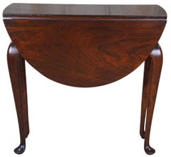 Vintage Mahogany Queen Anne Style Oval Drop Leaf Gateleg Side Accent Table