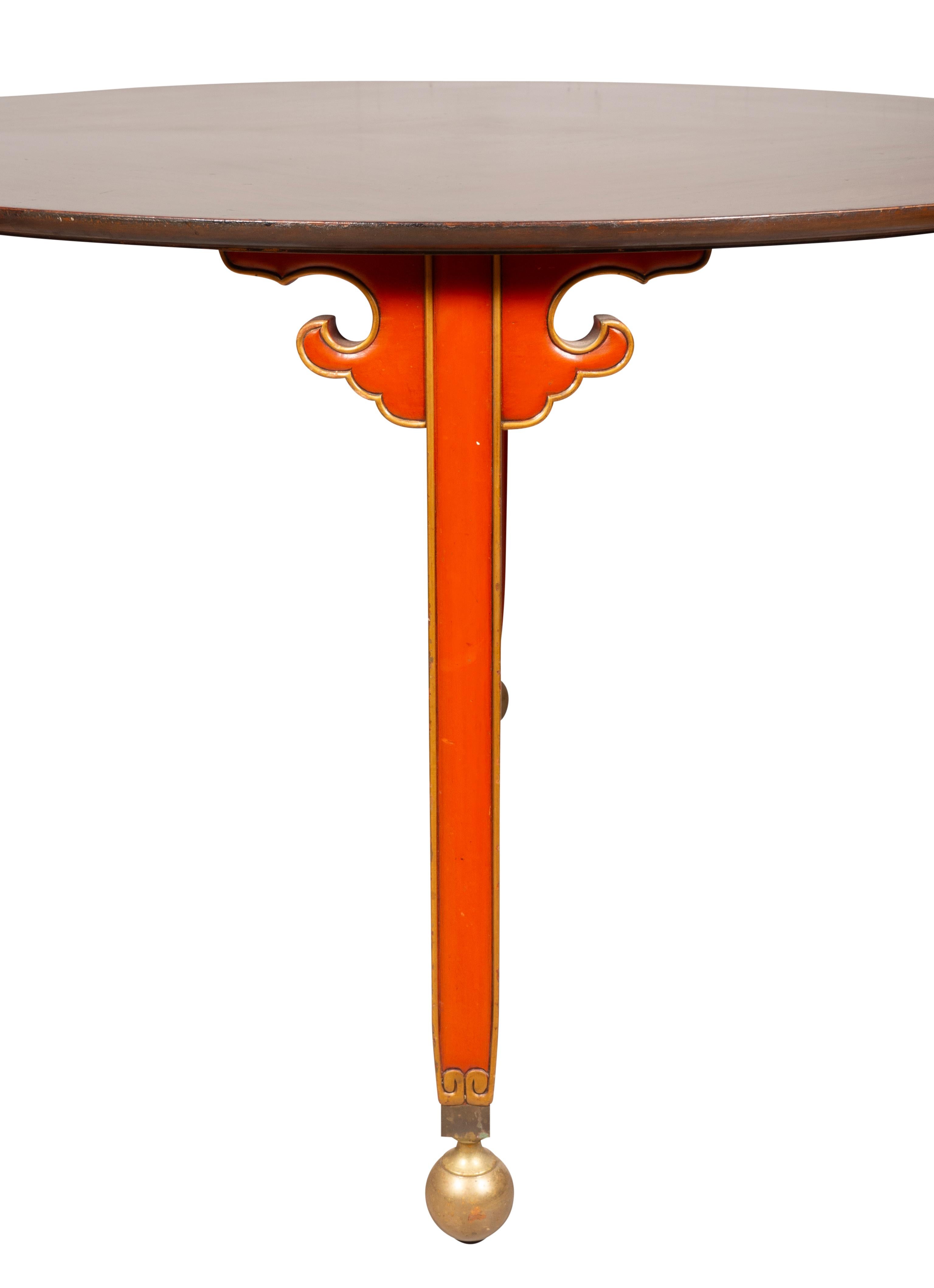 Roter lackierter Mahagoni-Tisch im Vintage-Stil (Messing) im Angebot