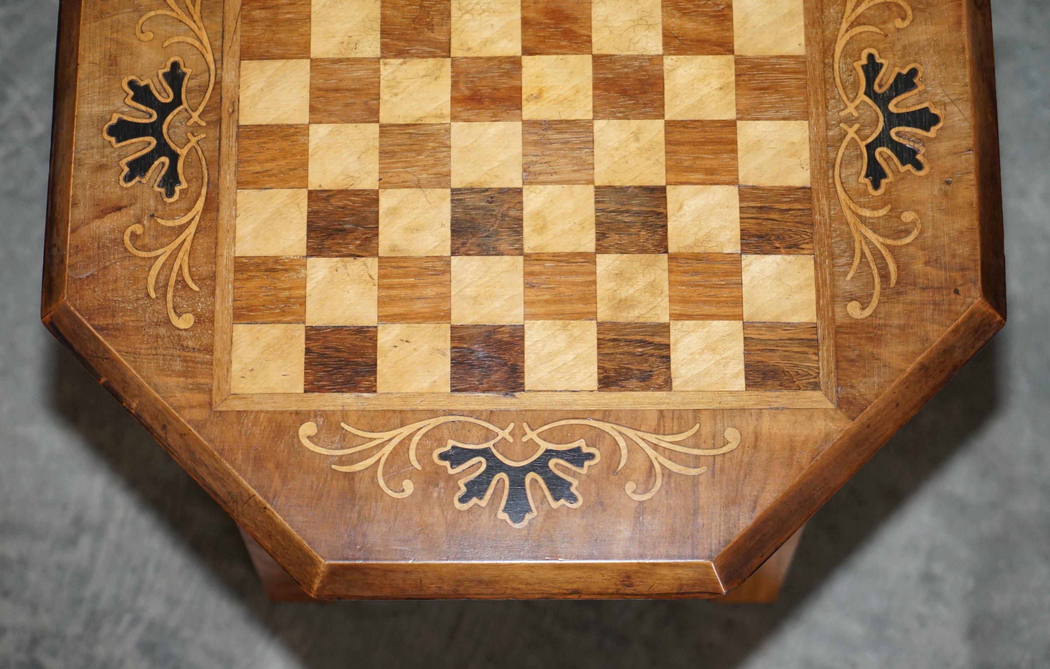 Hand-Crafted Vintage Hardwood Satinwood & Walnut Chess Games Table Ideal as a Side End Piece For Sale