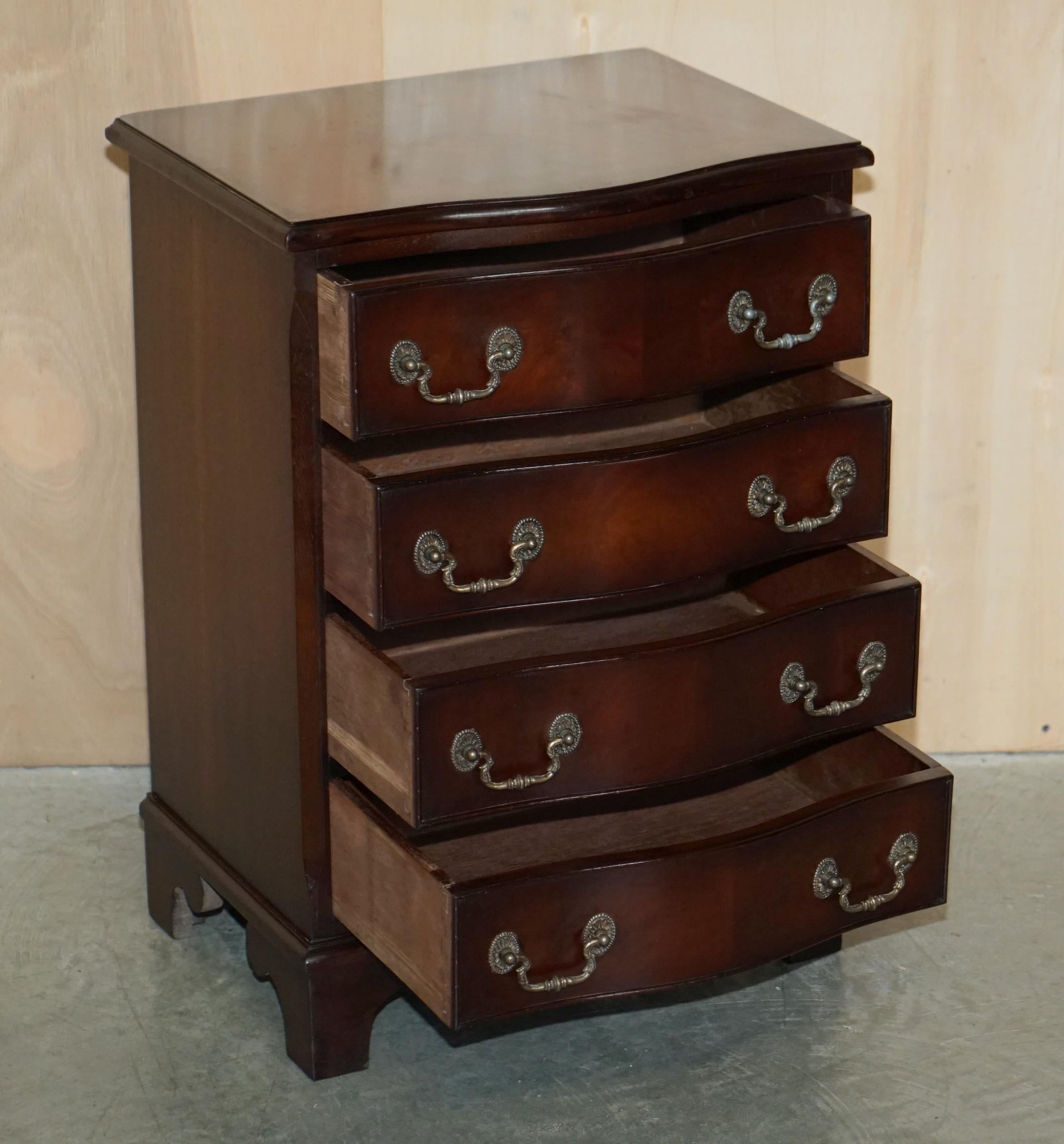 Vintage Hardwood Side End Lamp Table Sized Serpentine Fronted Chest of Drawers For Sale 7
