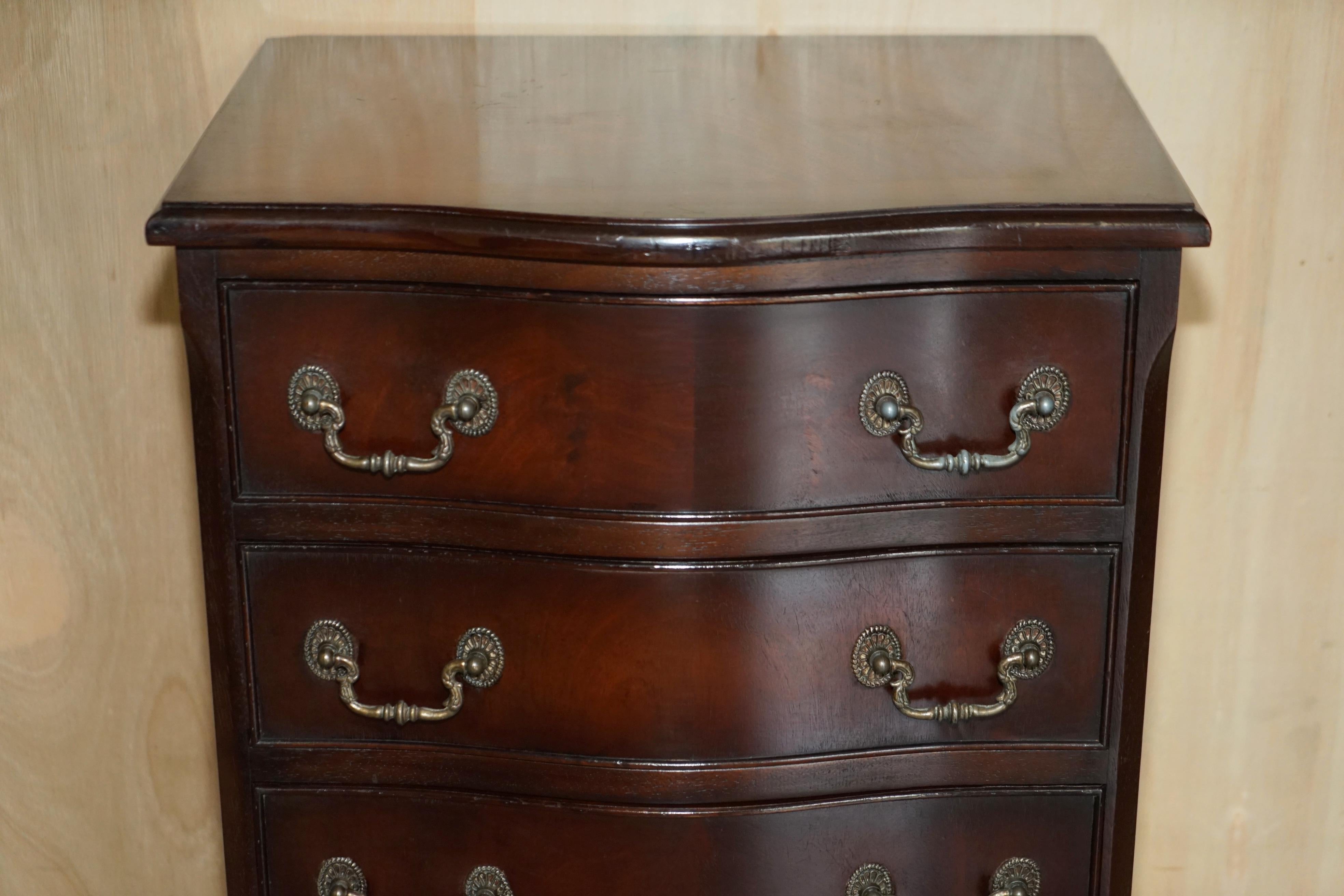 Victorian Vintage Hardwood Side End Lamp Table Sized Serpentine Fronted Chest of Drawers For Sale